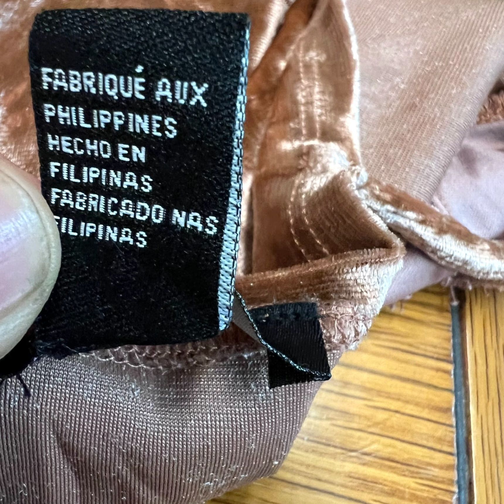 Forever 21 FOREVER 21 Tank Top Camisole S Brown Velvet Velour Sleeveless V-Neck Spaghetti Strap Womens Size S Size S / US 4 / IT 40 - 5 Thumbnail