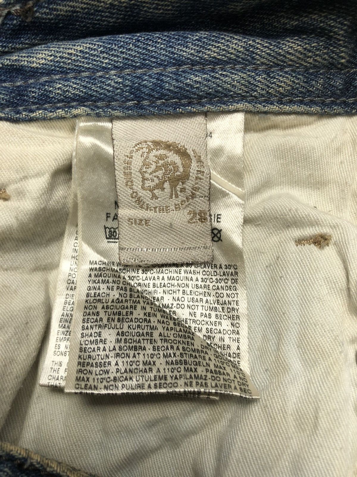 Diesel Vintage Diesel Distressed Dirty Faded Jeans Size US 32 / EU 48 - 17 Thumbnail