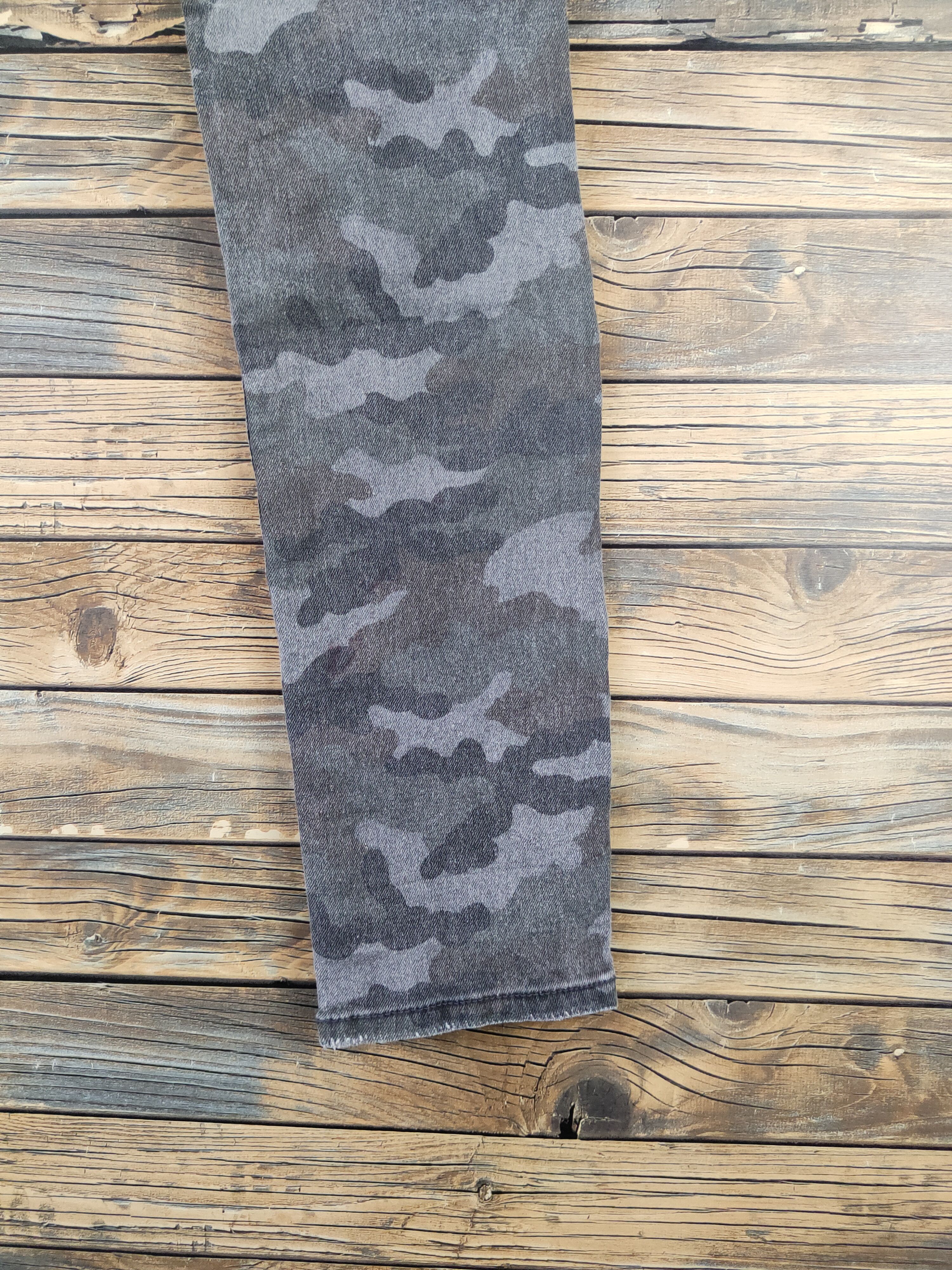 Japanese Brand DLL Bridge Camo Distressed Ripped Skinny cargo pants #192 Size 30" / US 8 / IT 44 - 11 Thumbnail