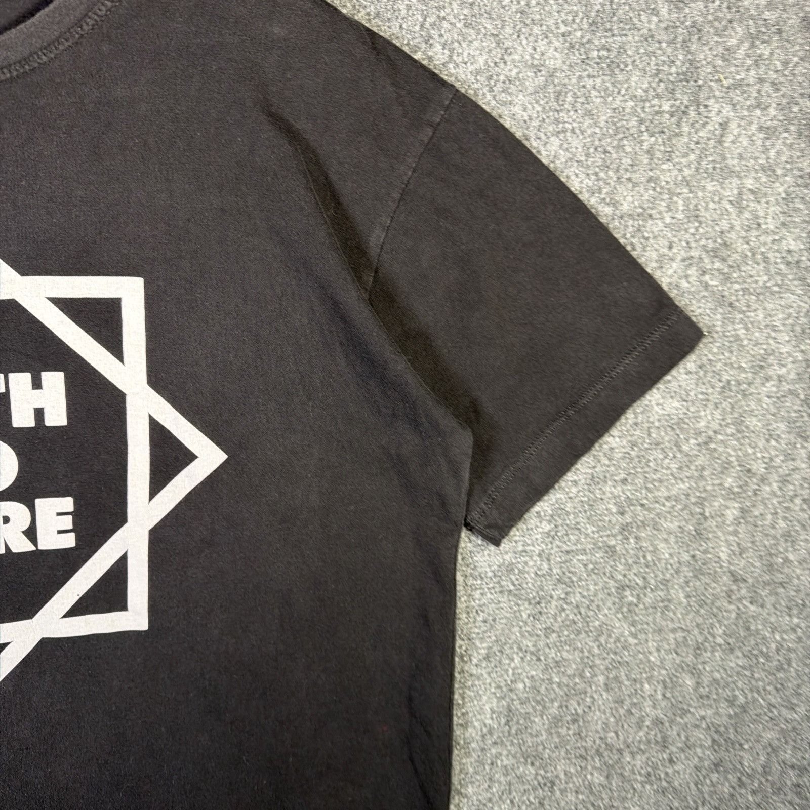 Band Tees Vintage Faith No More Shirt Mens Medium Black 90s Band Tee Size US M / EU 48-50 / 2 - 9 Thumbnail