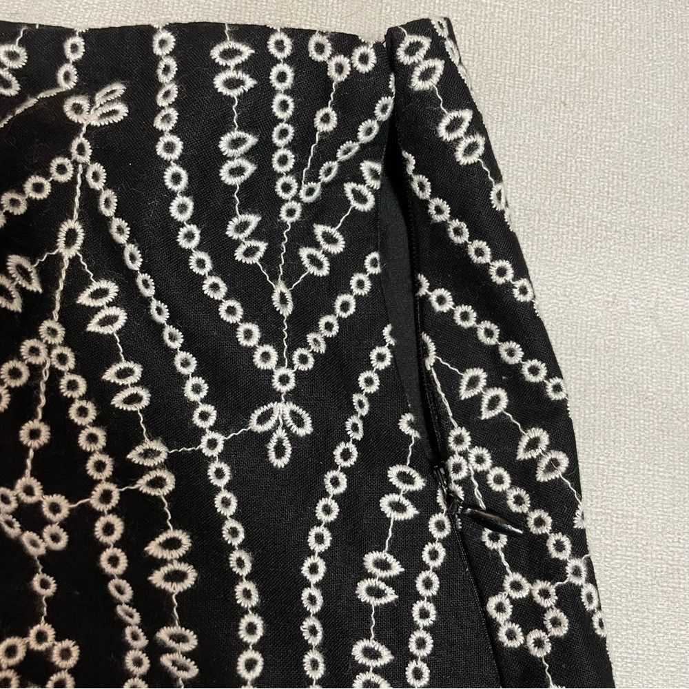 Loft New LOFT Cotton Black White Embroidered Scalloped Shift Ski Size 32" / US 10 / IT 46 - 9 Thumbnail