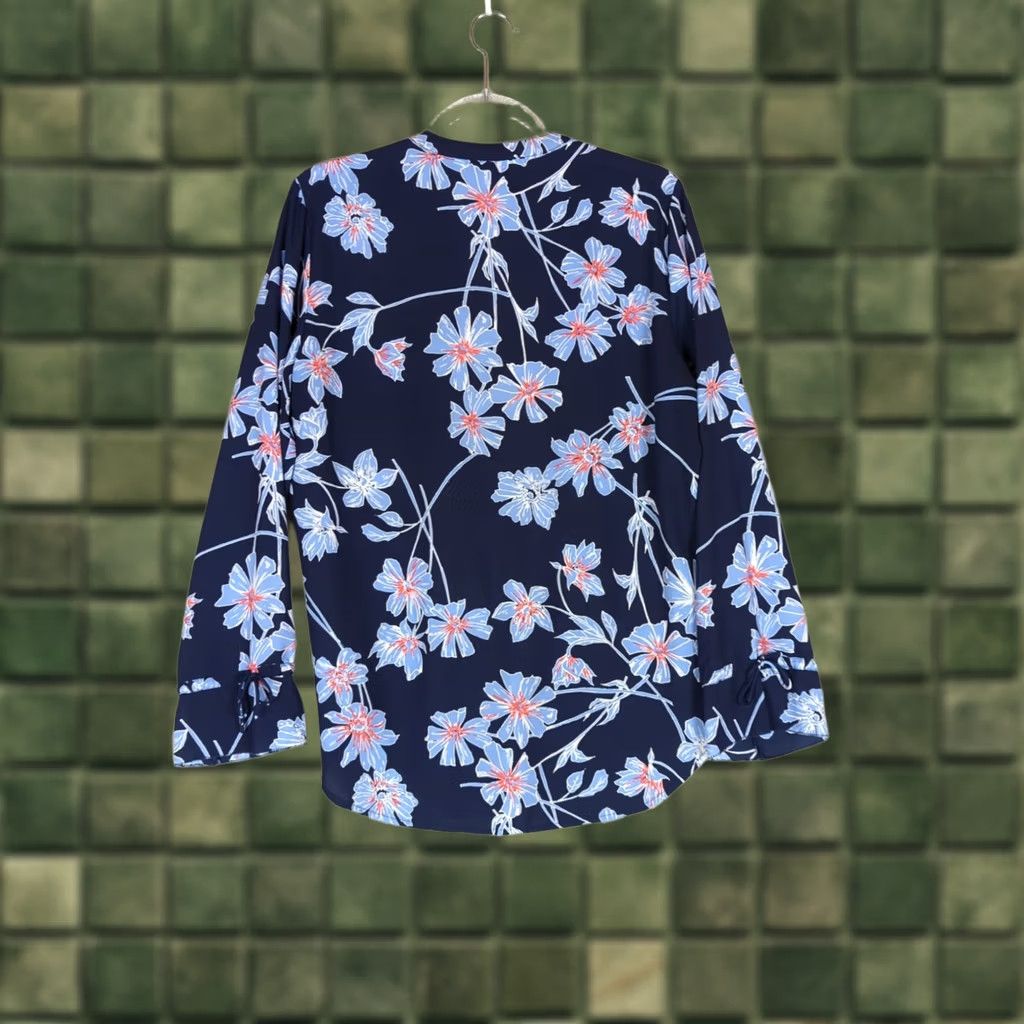 Vintage New York & Company FOXCROFT Button Down Pleated Tunic Blouse Blues Floral Chiffon V-Neck Flared Sleeve Casual Travel Size 10 Women’s Size L / US 10 / IT 46 - 1 Thumbnail