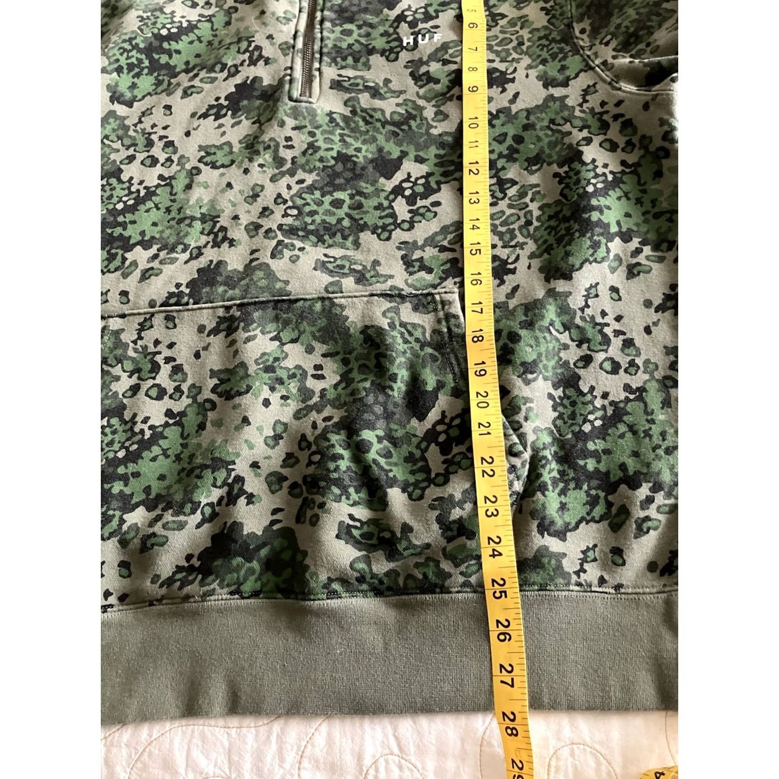 Huf HUF Contra Men's 1/4 Zip Camouflage Sweatshirt Large Pocket Sweater Large Multicolor Camouflage 1/4 Zip Pullover Men Size US L / EU 52-54 / 3 - 6 Thumbnail