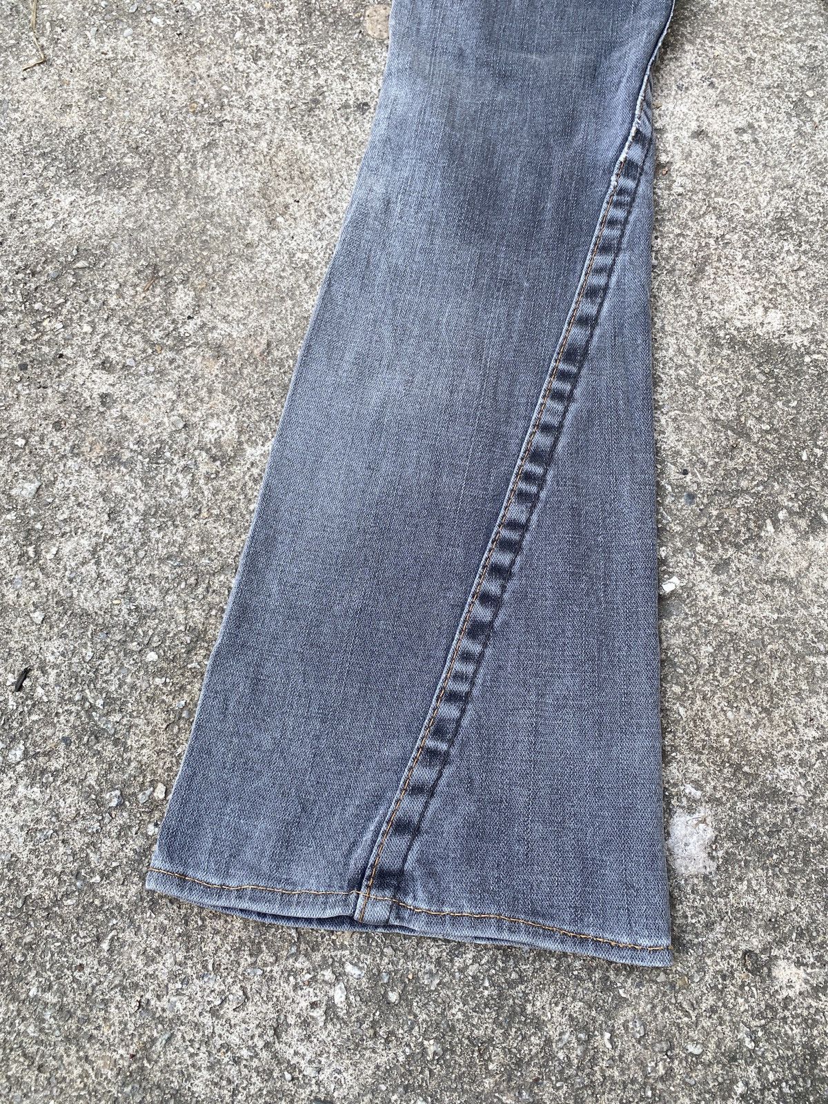 Japanese Brand × Le Grande Bleu (L.G.B.) × True Religion True Religion Flare Distressed Denim Size 26" / US 2 / IT 38 - 13 Thumbnail