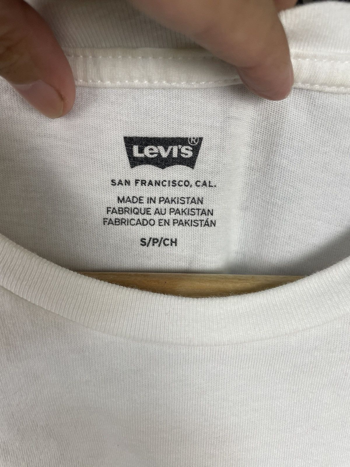 Levi's Levis Rainbow Big Logo Size US S / EU 44-46 / 1 - 3 Thumbnail