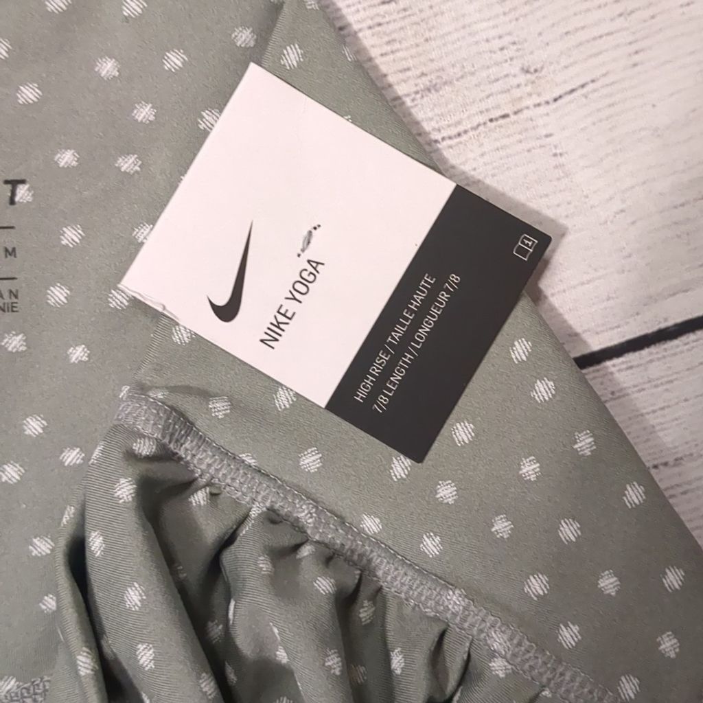 Nike Nike yoga high rise 7/8 tight size medium Size 23" - 5 Thumbnail