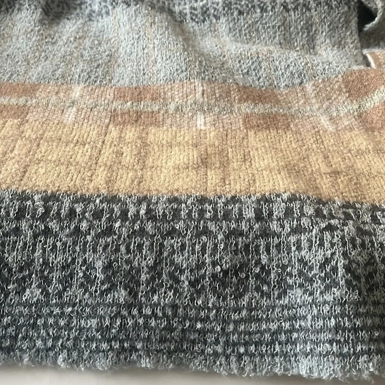 The Unbranded Brand Hooded open front boxy poncho cardigan with 22” slits. Size ONE SIZE - 4 Thumbnail