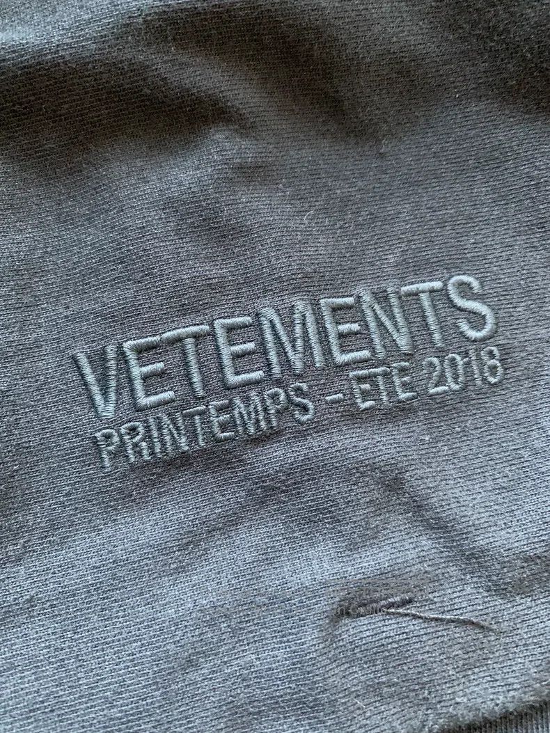 Vetements Vetements Long hooded trench coat Size US S / EU 44-46 / 1 - 6 Thumbnail