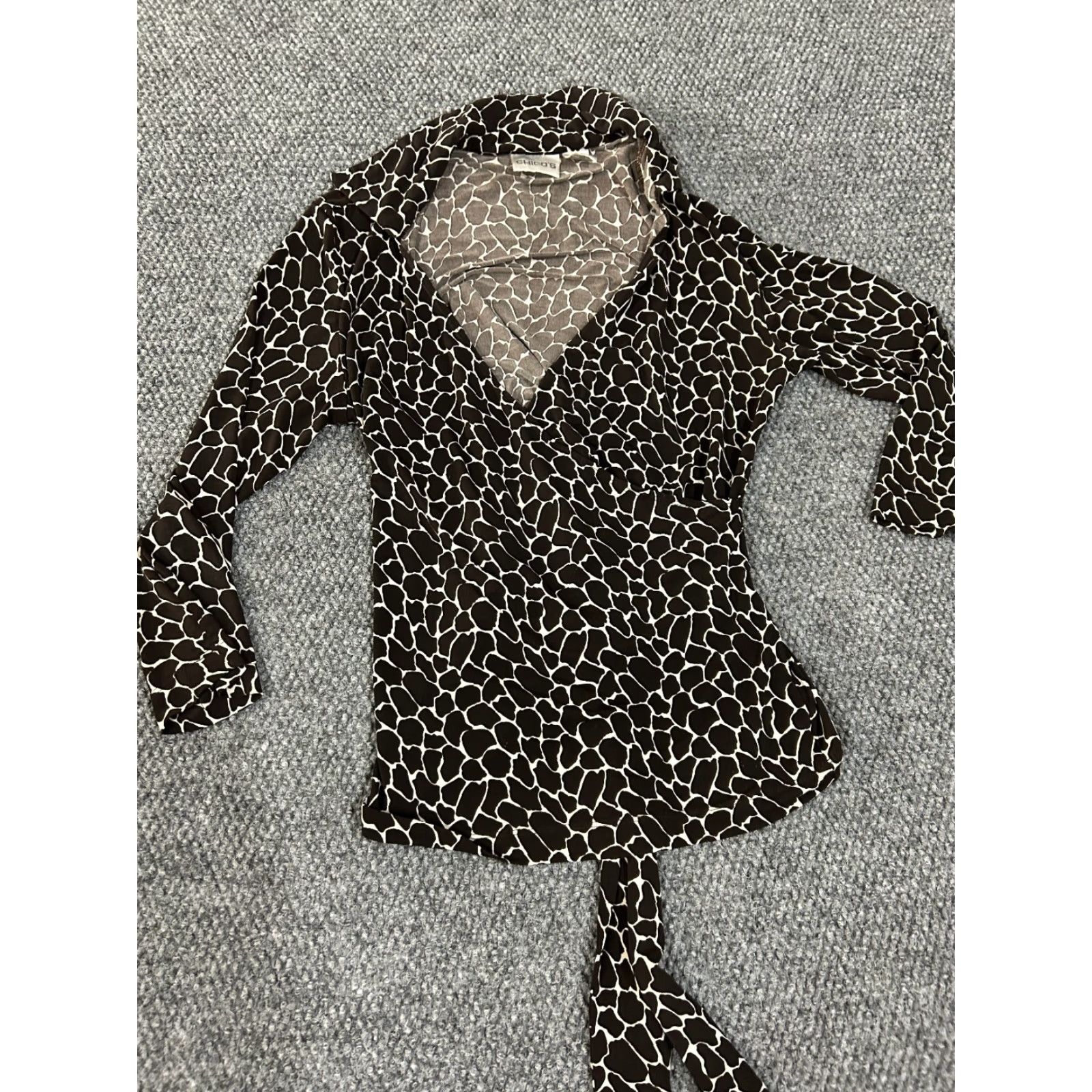 Vintage Chicos Blouse Shirt Womens 0 Brown Animal Print V-Neck Tie Pullover Knit Polyester Spandex Casual Long Sleeve Regular Stretch Size XS / US 0-2 / IT 36-38 - 3 Thumbnail