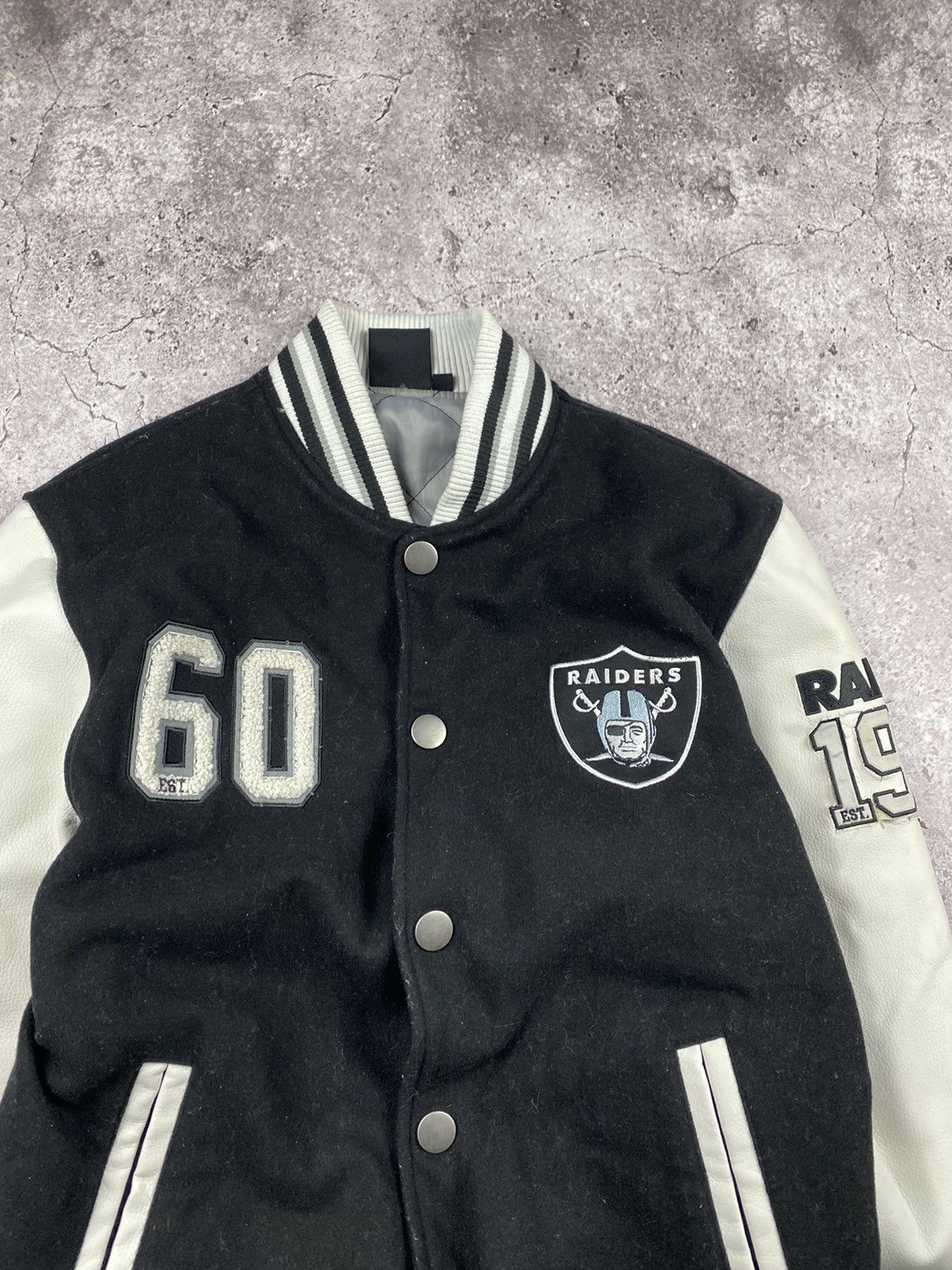NFL Oakland Raiders NFL wool/leather Black VintgaeBomber Jacket Size US M / EU 48-50 / 2 - 2 Thumbnail