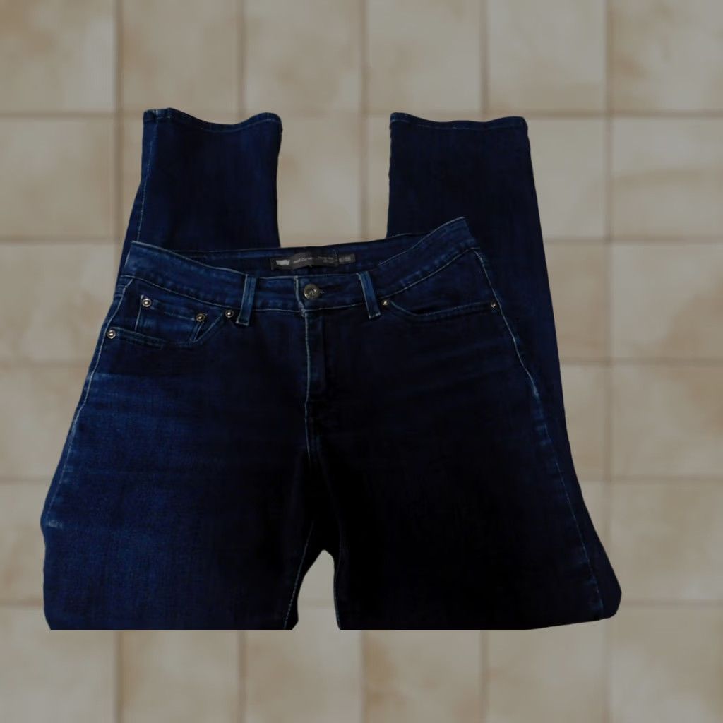 Levi's Levi's Jeans Womens Size 6 Blue Denim Slim Straight 27 Inseam Zipper Mid Rise Size 28" / US 6 / IT 42 - 1 Thumbnail
