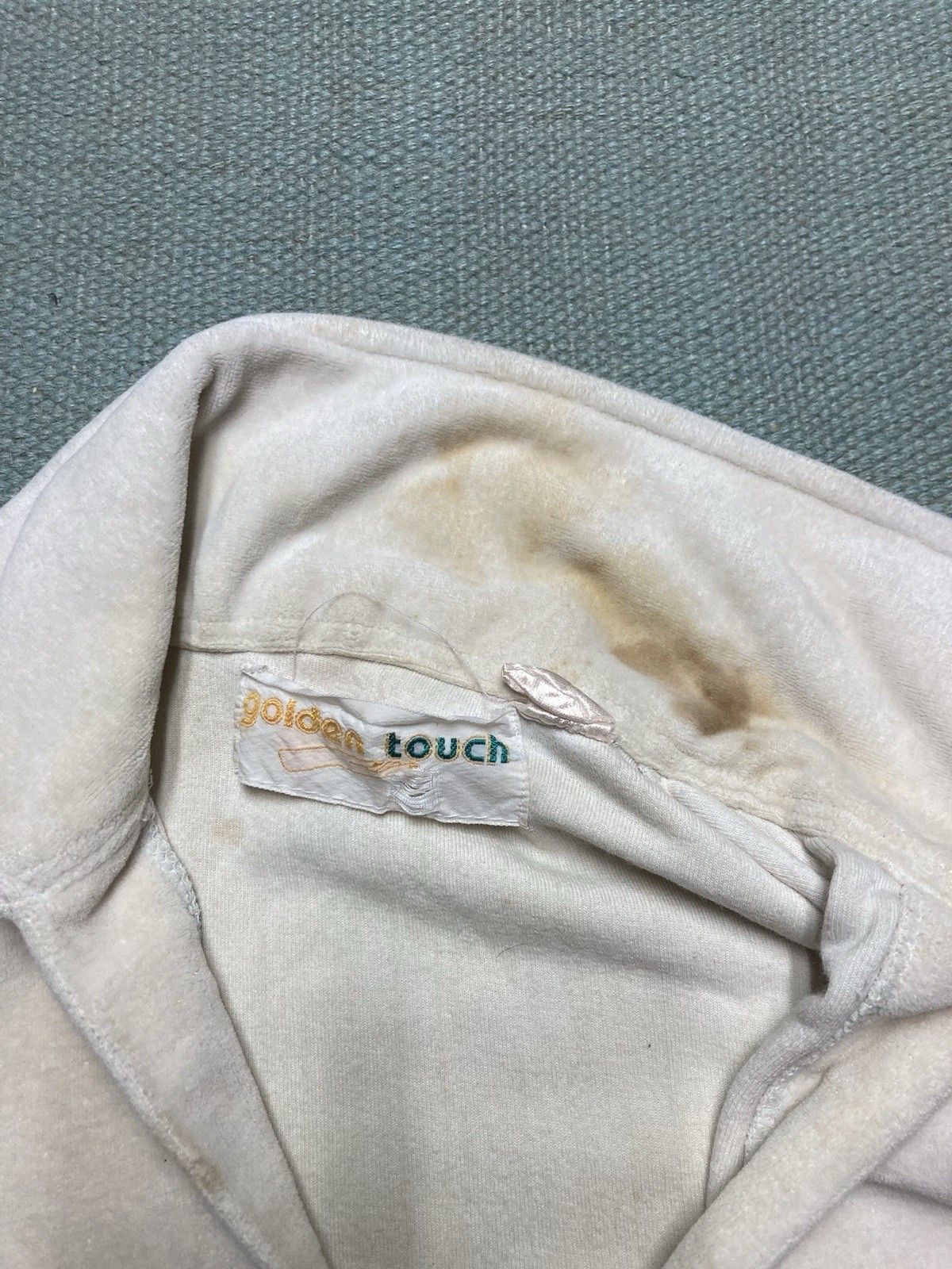 Vintage Vintage 70s polo shirt soft velour white stained small Size US S / EU 44-46 / 1 - 7 Thumbnail