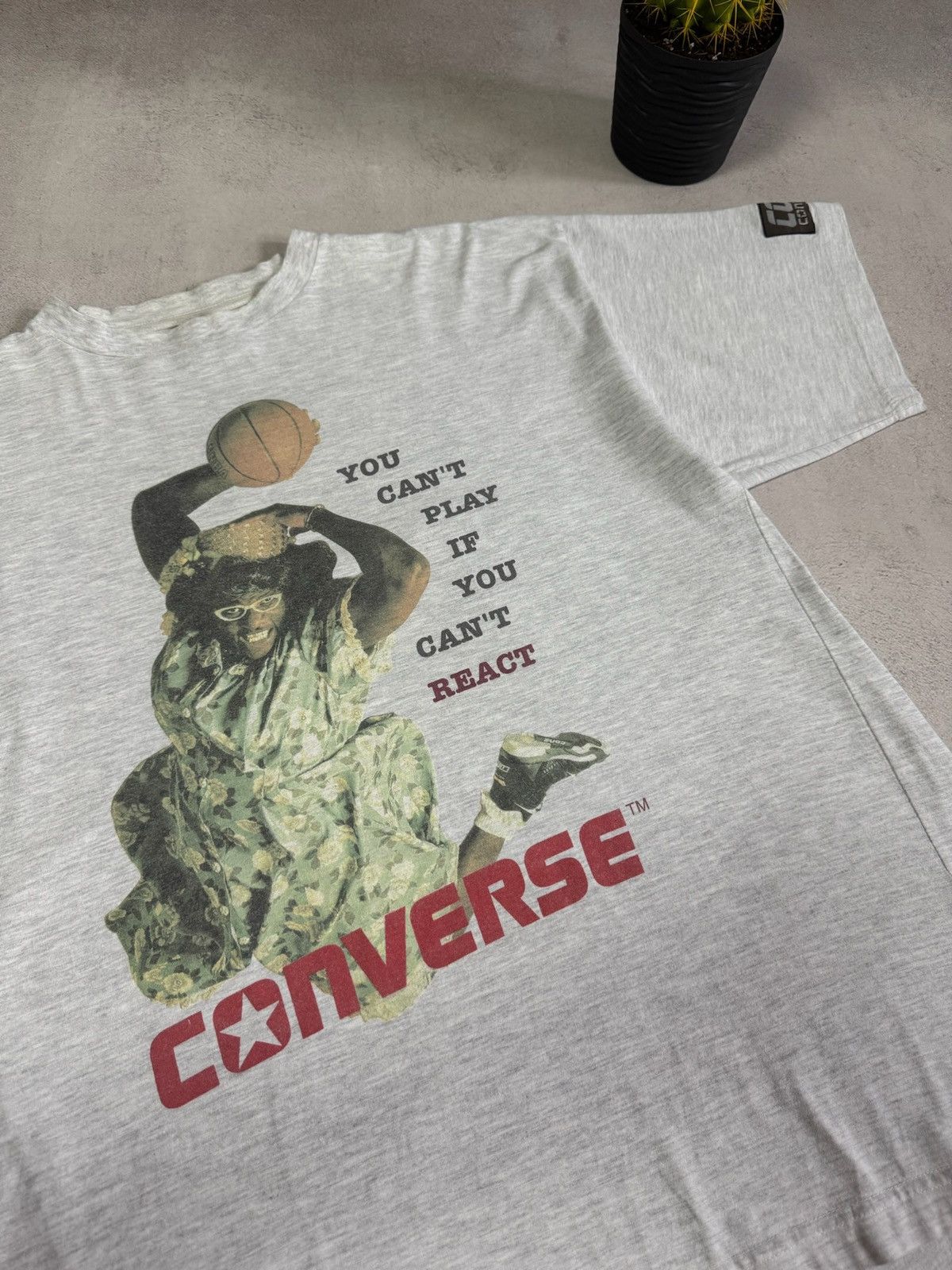 Converse Vintage NBA Larry Johnson Grandmama Converse T Shirt Rare Size US L / EU 52-54 / 3 - 4 Thumbnail