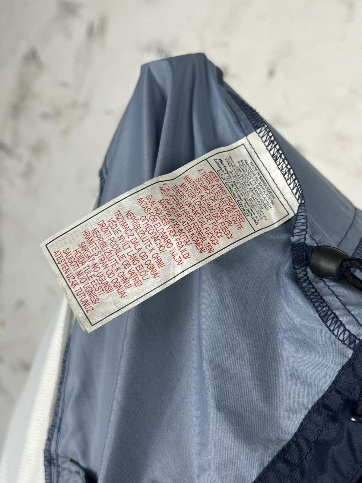 Nike Vintage Nike Packable Hooded Big Logo Jacket Size XL Size US XL / EU 56 / 4 - 9 Thumbnail