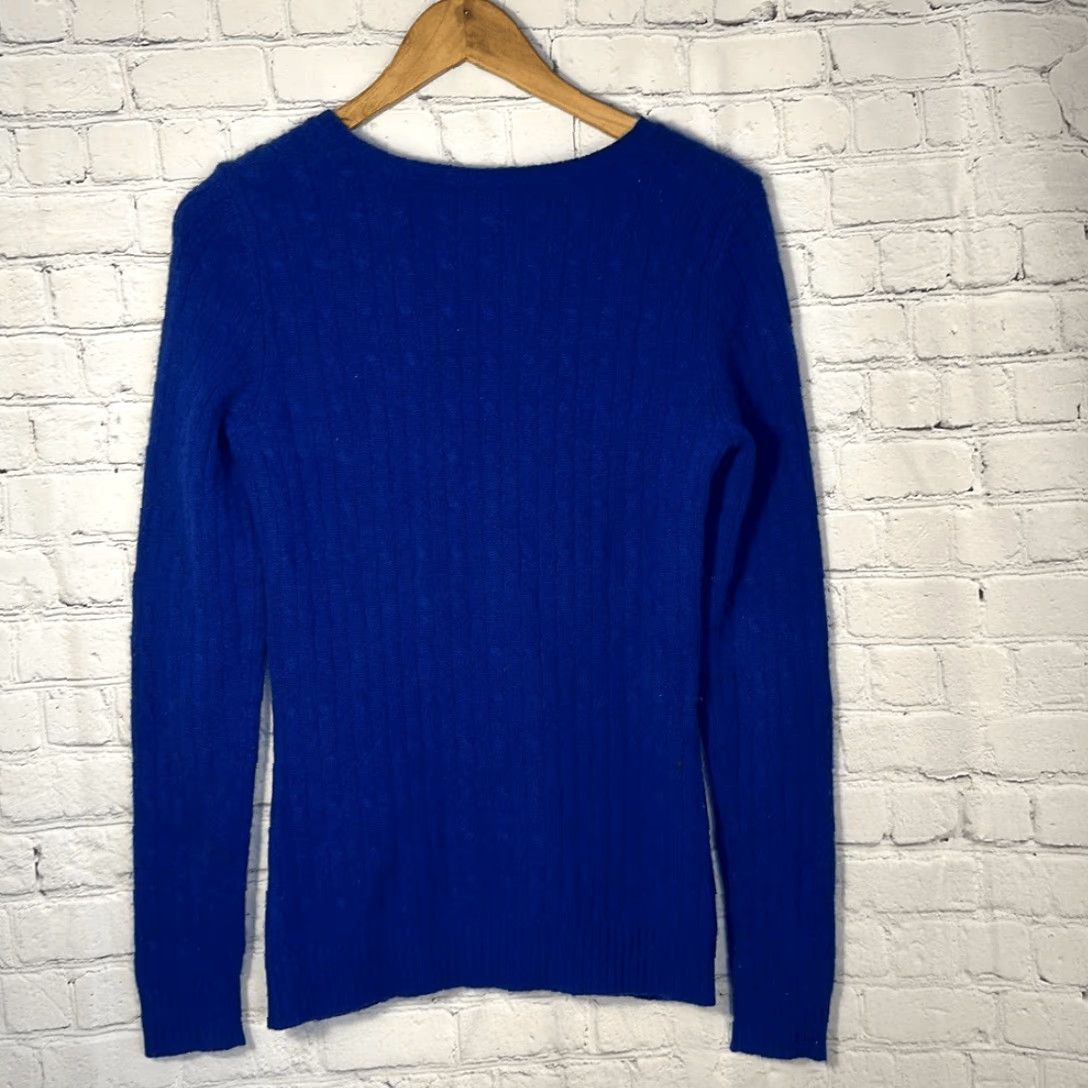 Saks Fifth Avenue Saks Fifth Avenue Cashmere Sweater V neck Blue size M Medium needs TLC Womens Pink Pullover V-Neck Size M / US 6-8 / IT 42-44 - 7 Thumbnail