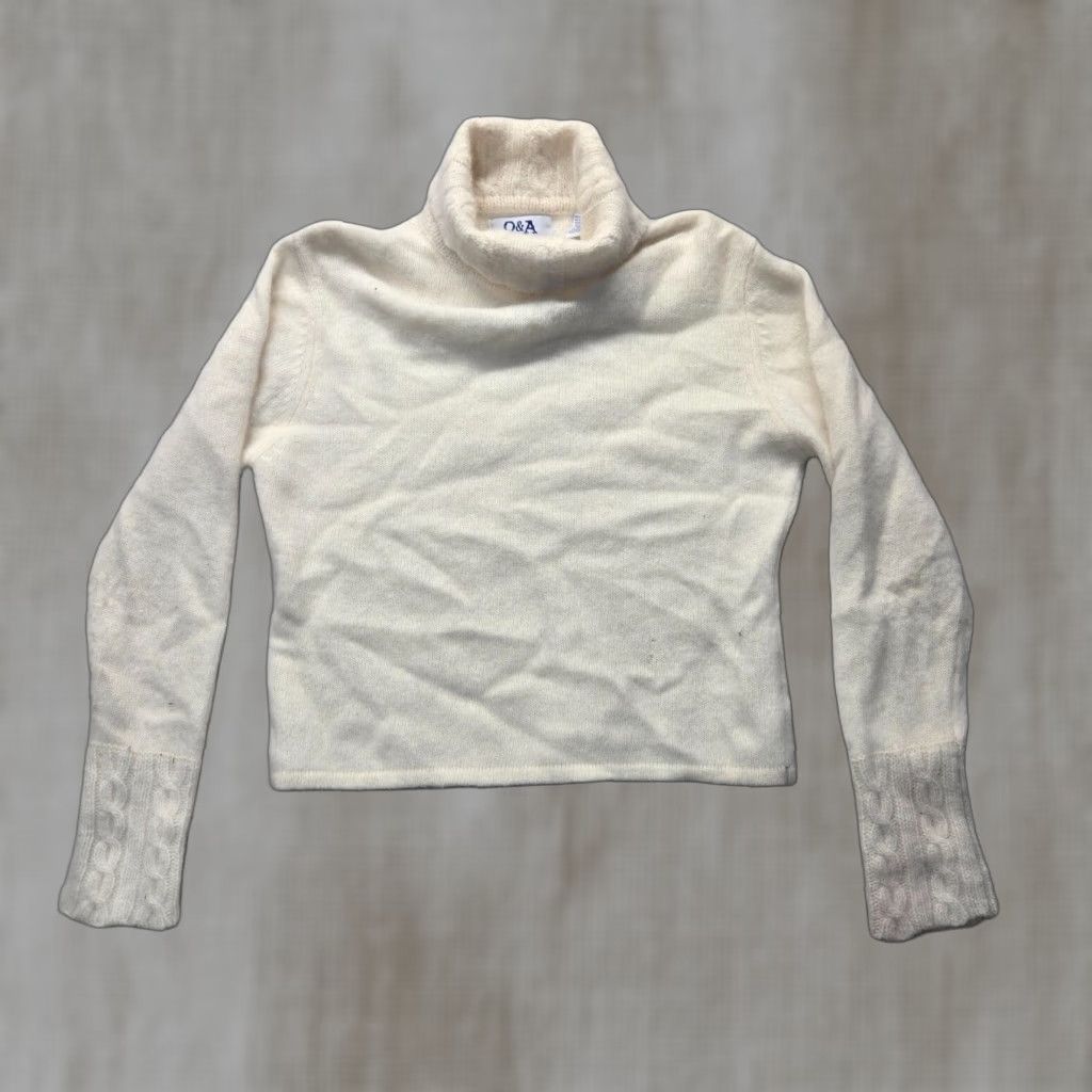 Vintage Q&A Sweater Ivory White Cropped Long Sleeve Women’s L Large Knit Pullover V-Neck Lightweight Ribbed Cuff Fall Solid 90s or 00s Style Mens? Women? Size L / US 10 / IT 46 - 1 Thumbnail