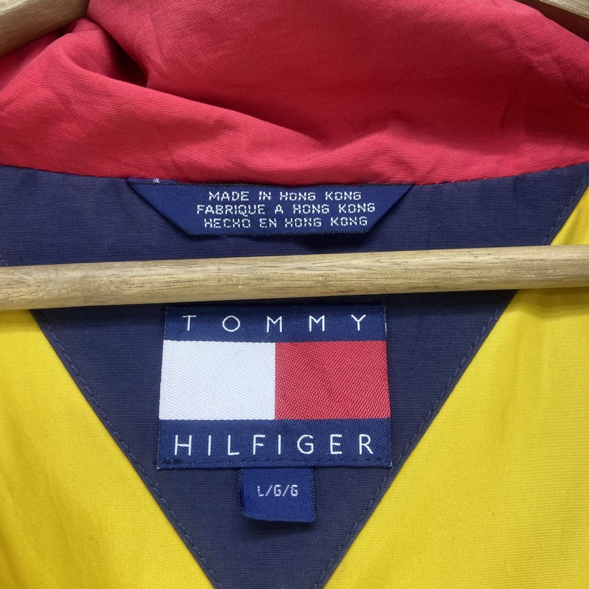 Tommy Hilfiger 🔥 Tommy Hilfiger Big Logo Color Block Jacket Size US L / EU 52-54 / 3 - 23 Thumbnail