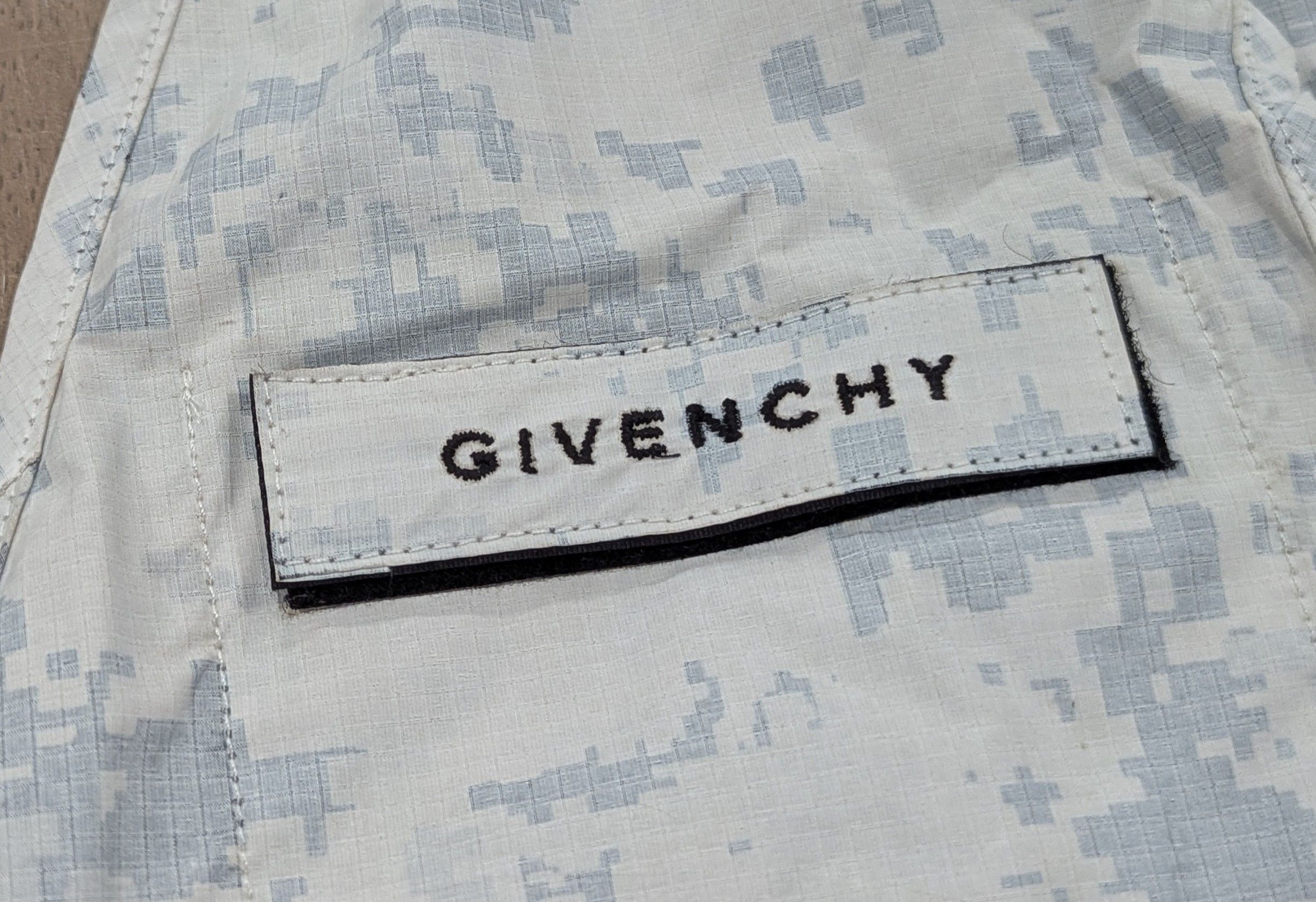 Givenchy GIVENCHY Lightweight V-Cargo Vest Gray 50 Size US M / EU 48-50 / 2 - 2 Thumbnail