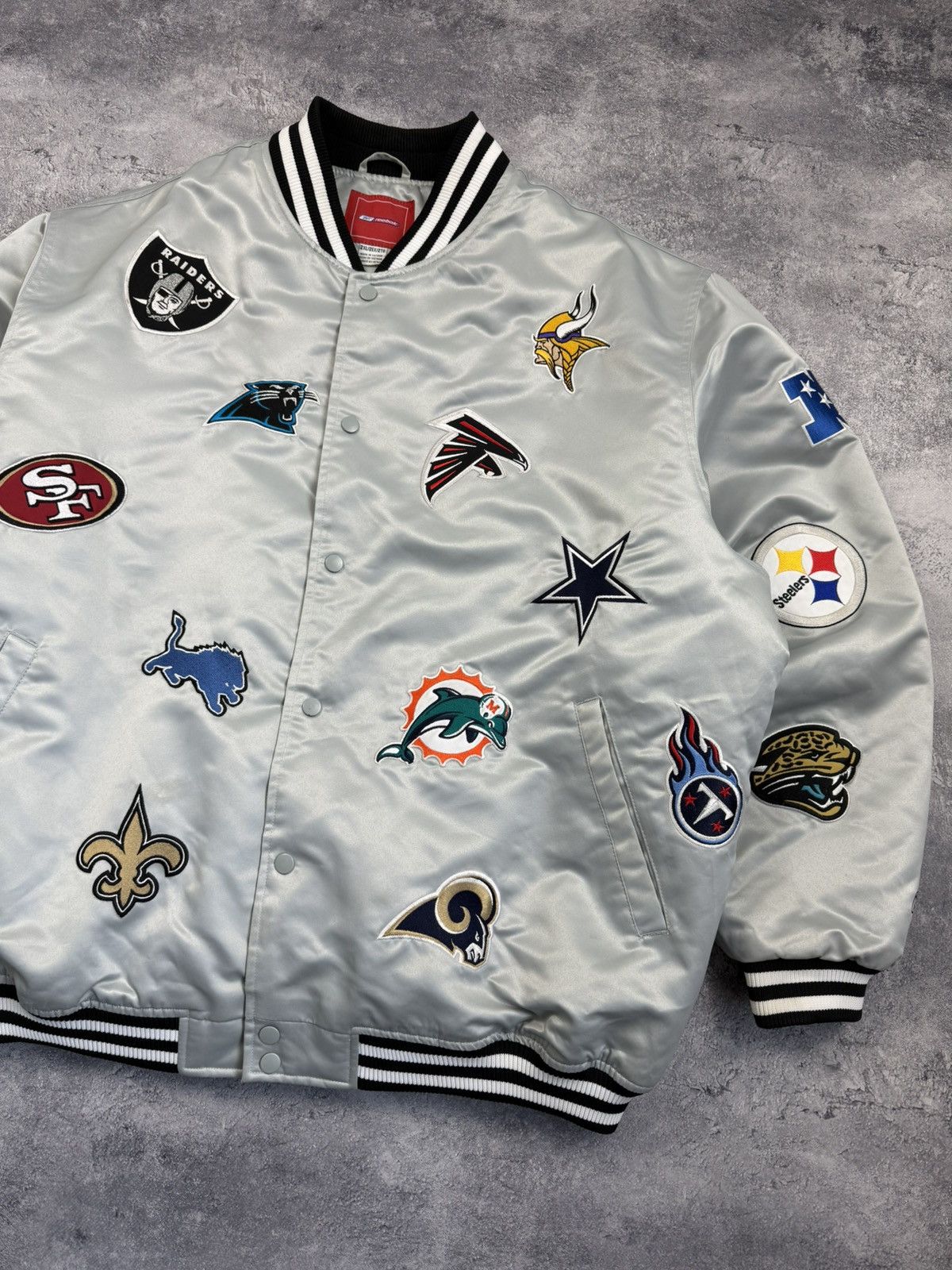 NFL Vintage NFL Reebok All Over Team Logo Patch Bomber Jacket Size US XXL / EU 58 / 5 - 4 Thumbnail