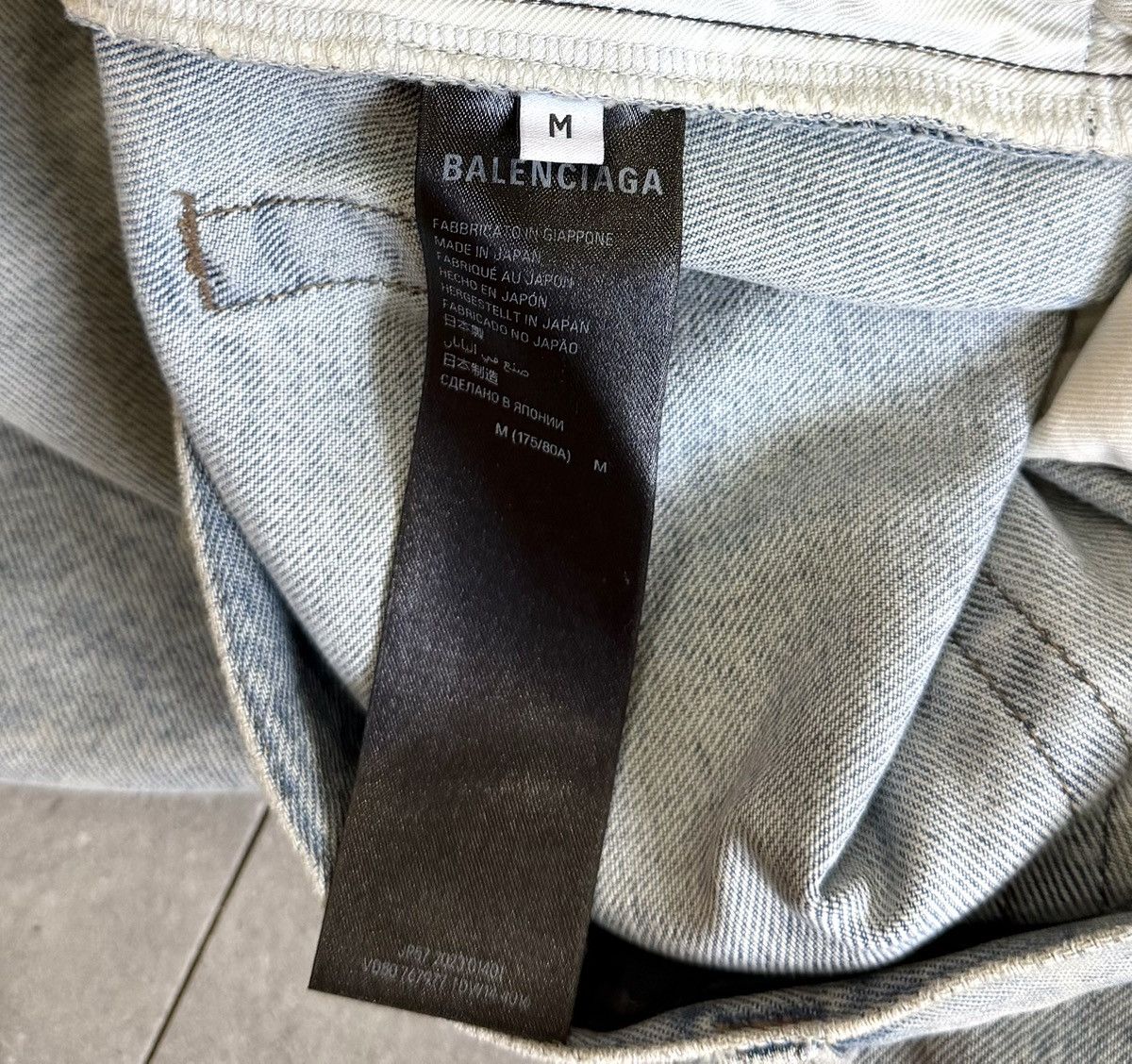 Balenciaga Balenciaga Sticker Denim Baggy Jeans Size US 38 / EU 54 - 10 Thumbnail