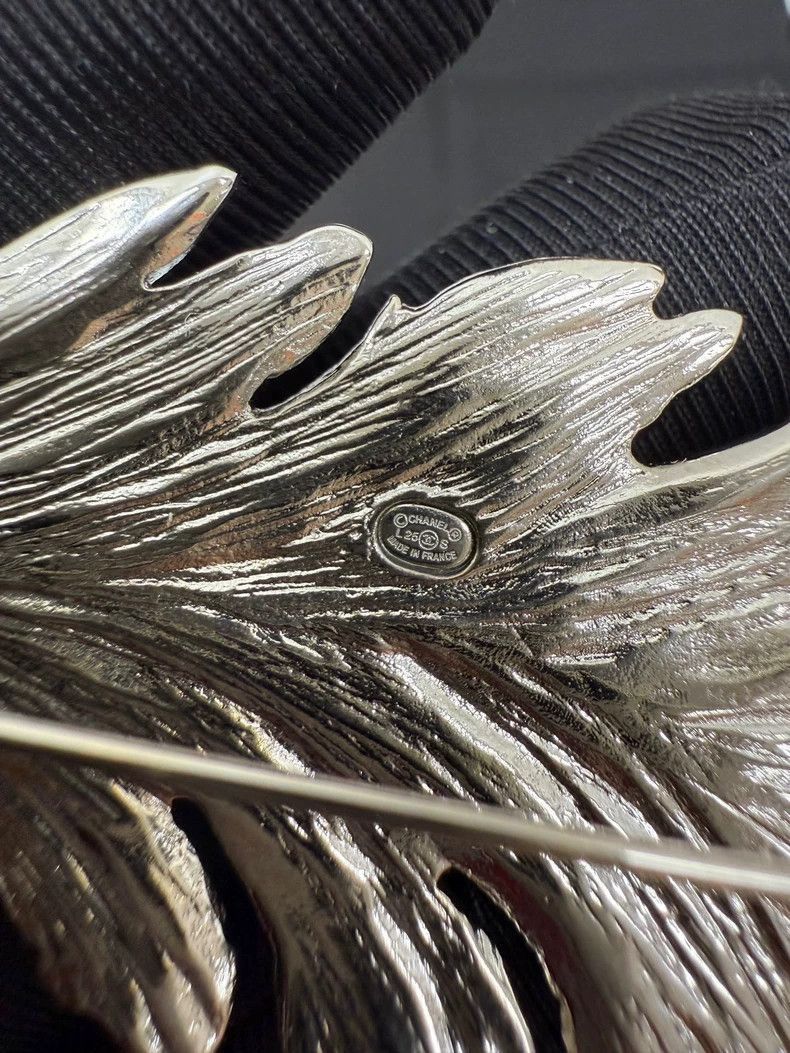 Chanel Chanel Silver Feather Brooch with Logo Size ONE SIZE - 6 Thumbnail