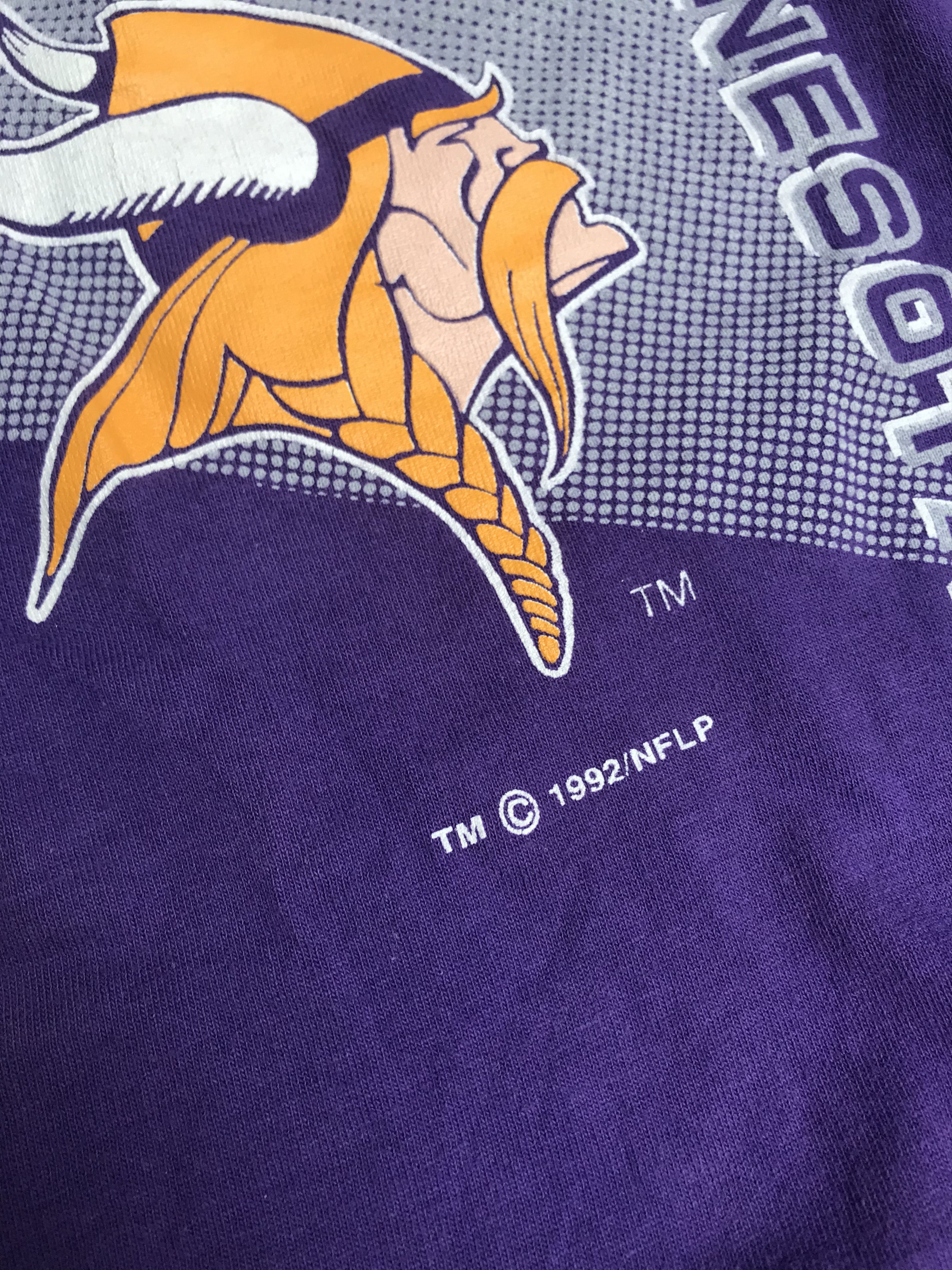 Logo Athletic 1992 NFL VINTAGE MADE IN USA minnesota vikings tshirt Size US S / EU 44-46 / 1 - 1 Thumbnail