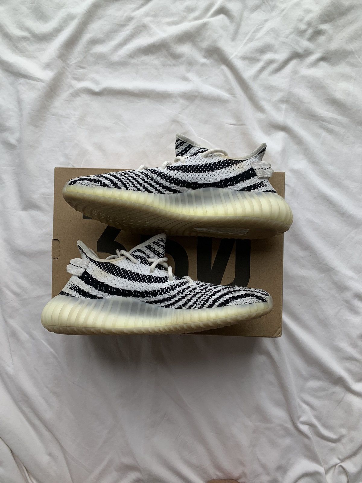 Adidas × Yeezy Adidas Yeezy Boost 350 V2 Zebra - US9 Size US 9 / EU 42 - 3 Thumbnail