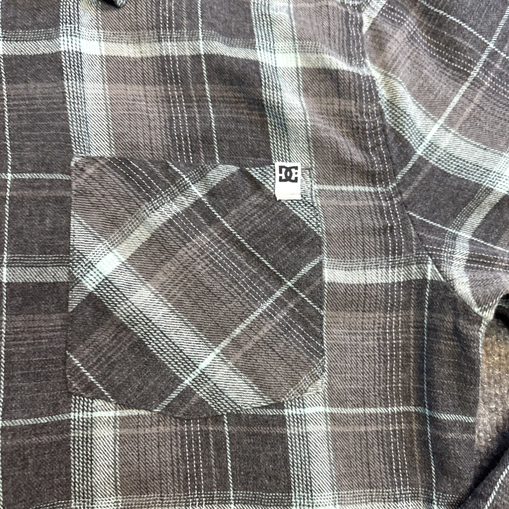Vintage VINTAGE DC Shoes Button-Down Flannel Shirt Mens Large Plaid Size US L / EU 52-54 / 3 - 3 Thumbnail