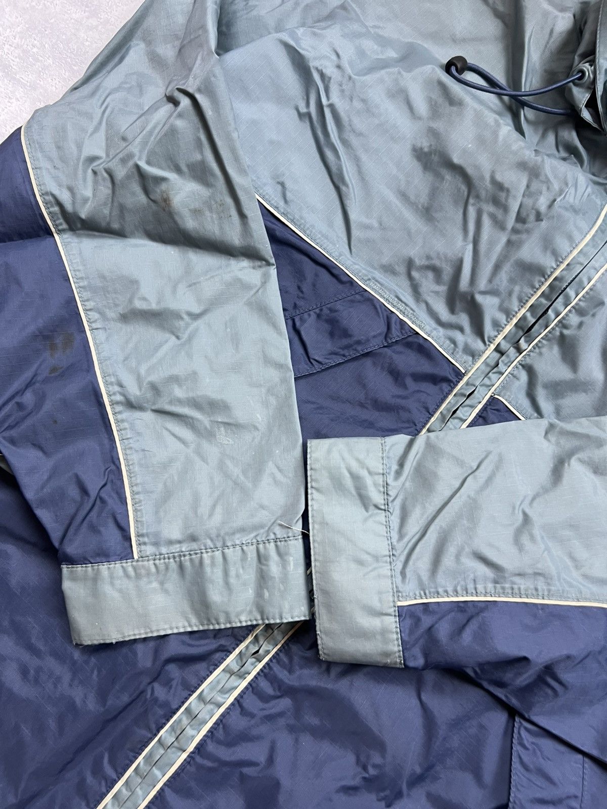 Nike 90s Nike Swoosh Vintage Y2K Oversized Nylon Retro Jacket Size US L / EU 52-54 / 3 - 11 Thumbnail