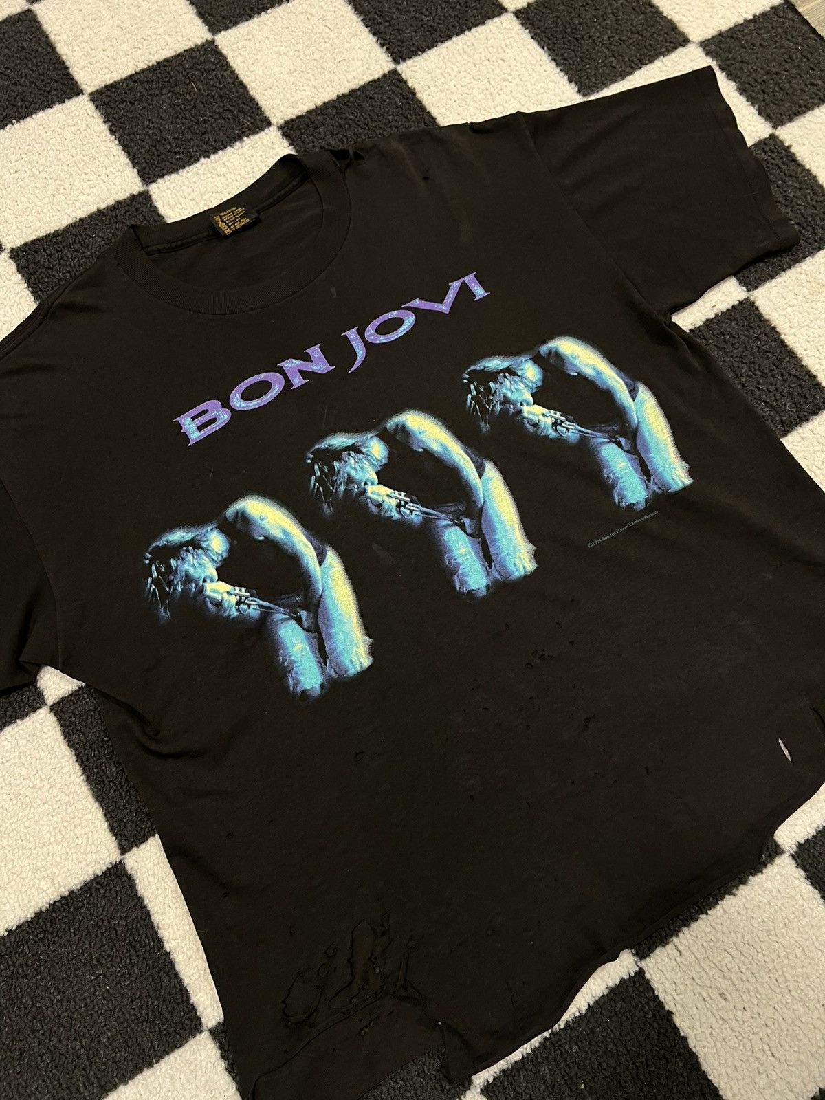 Vintage Vintage 1994 Bon Jovi Tour Thrashed Tee Size US XL / EU 56 / 4 - 2 Thumbnail