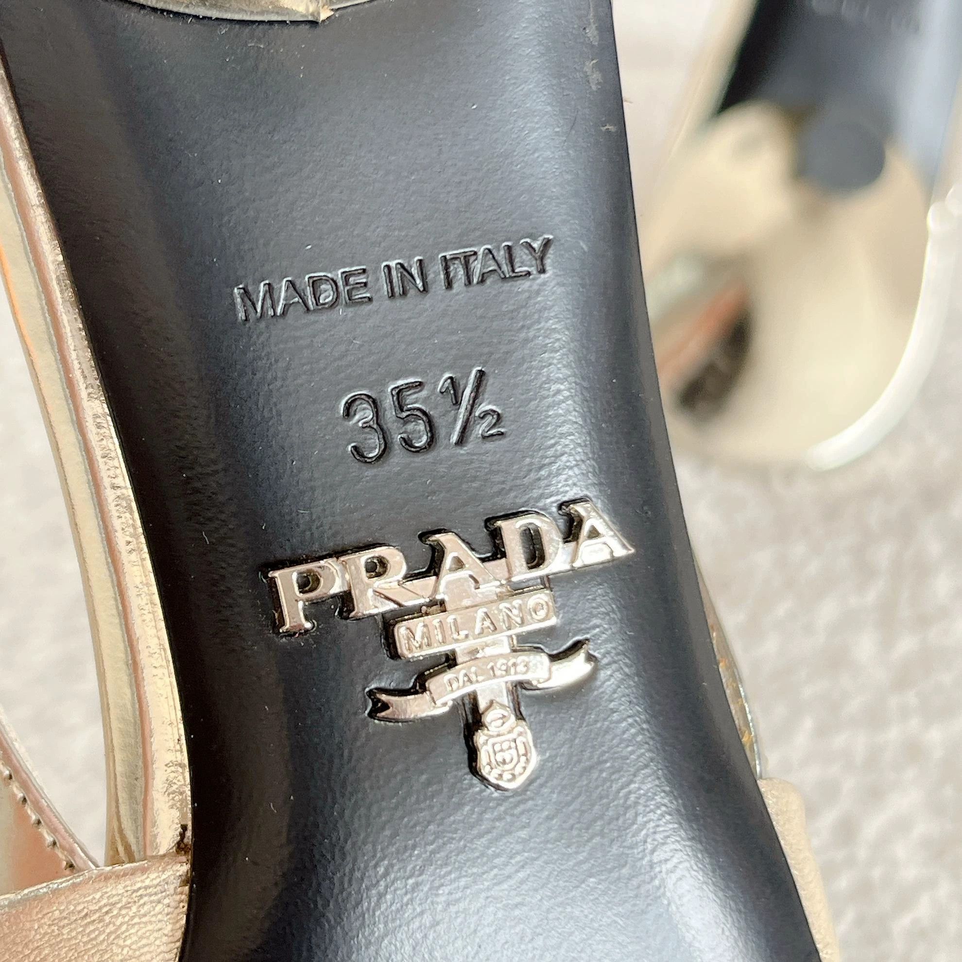 Prada Prada Gold Pointed Toe Heels 35.5 8381 Size US 5 / IT 35 - 7 Thumbnail