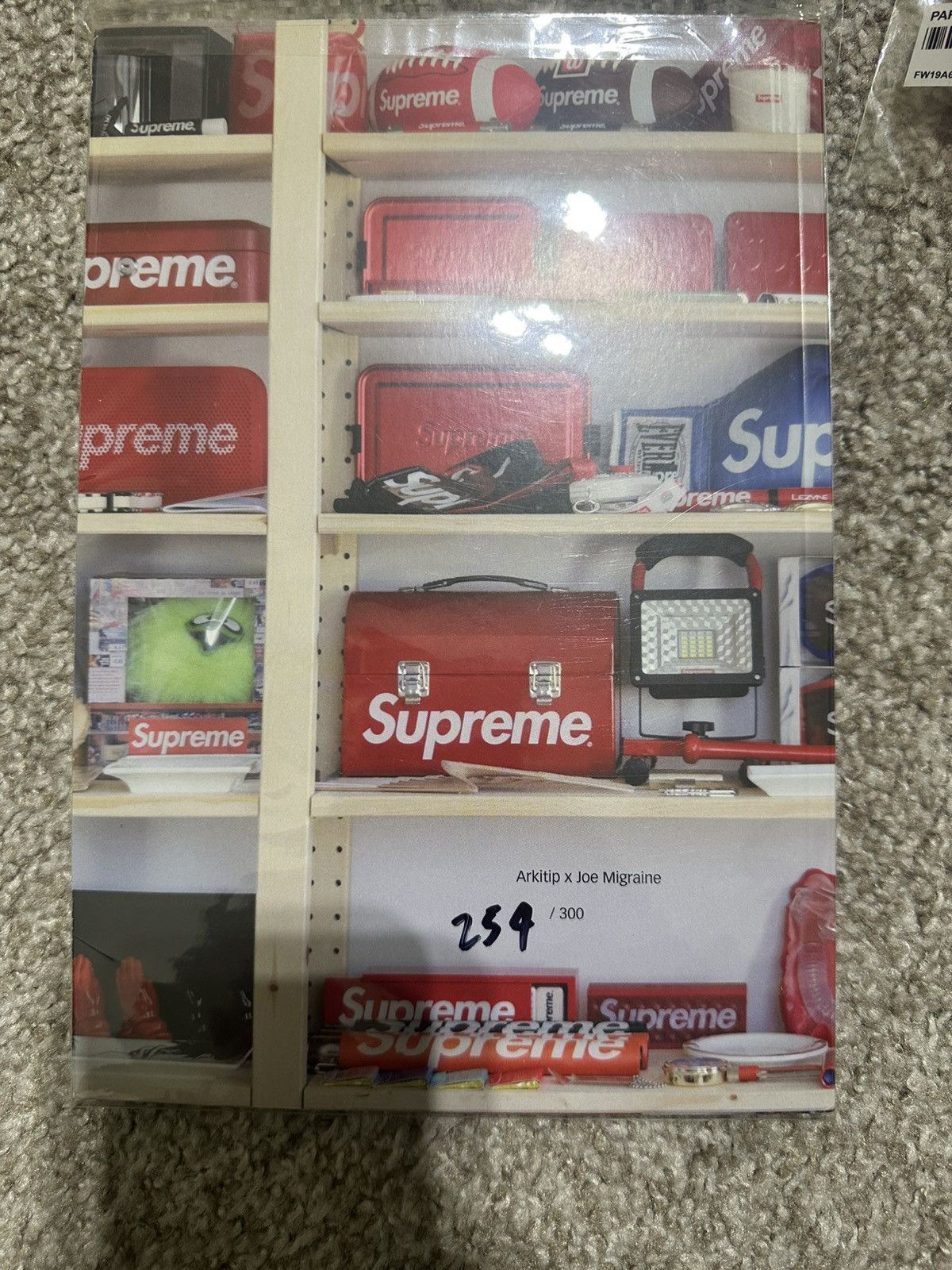 Supreme Supreme lot Size ONE SIZE - 3 Thumbnail