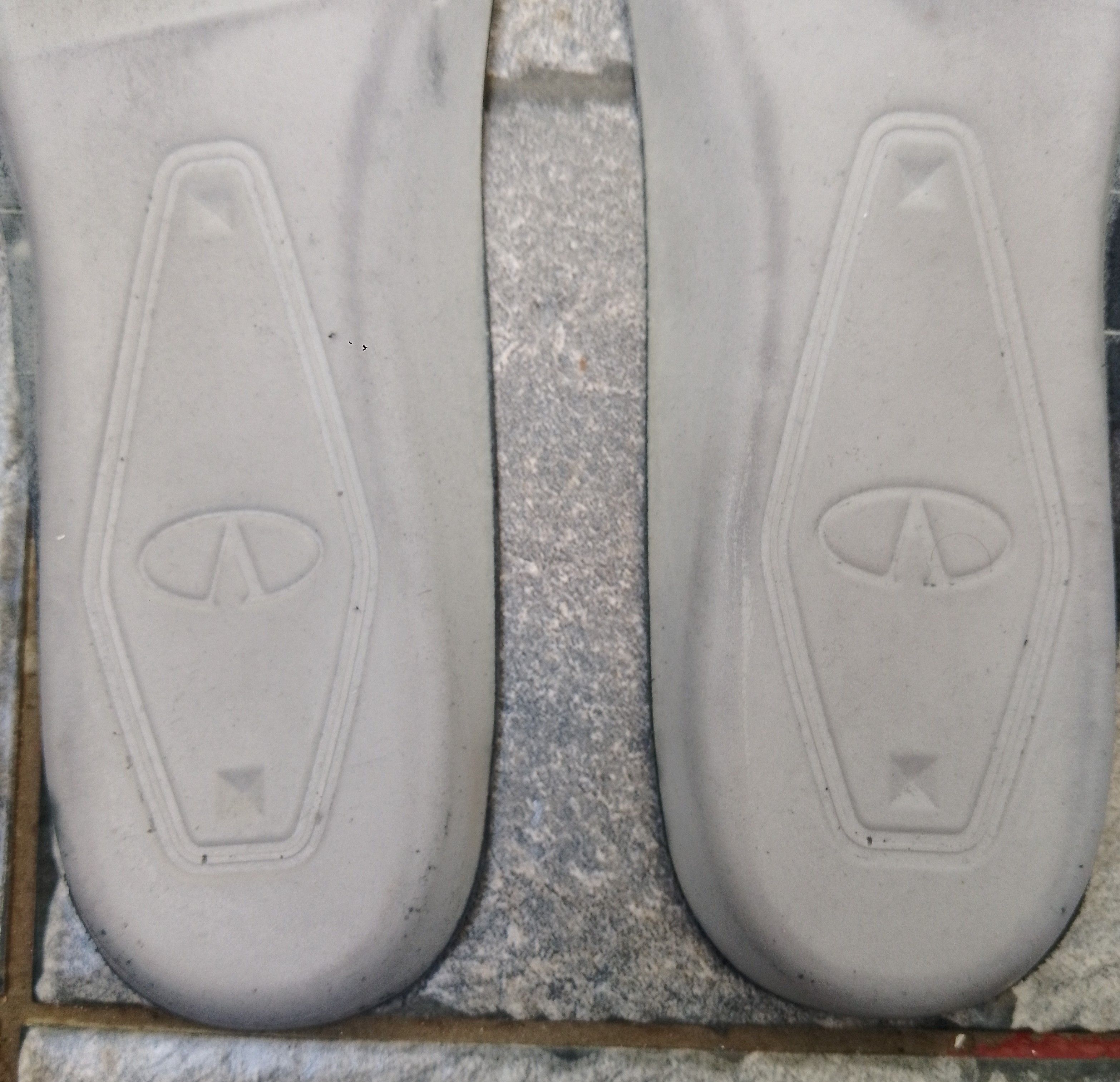 Valentino Valentino garavani v logo signature driving shoes Size US 10 / EU 43 - 17 Thumbnail