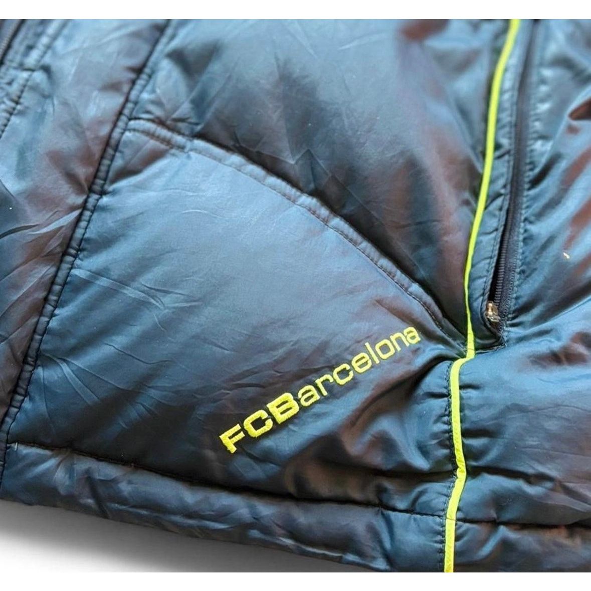 Nike Nike vintage 2006 fc barcelona puffer jacket rare XS neon Size US XS / EU 42 / 0 - 5 Thumbnail