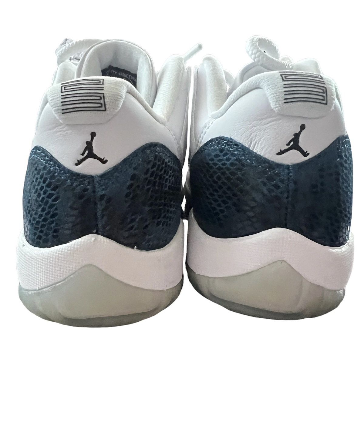 Jordan Brand Nike Air Jordan 11 Retro Low LE (GS) Size US 8 / EU 41 - 10 Thumbnail