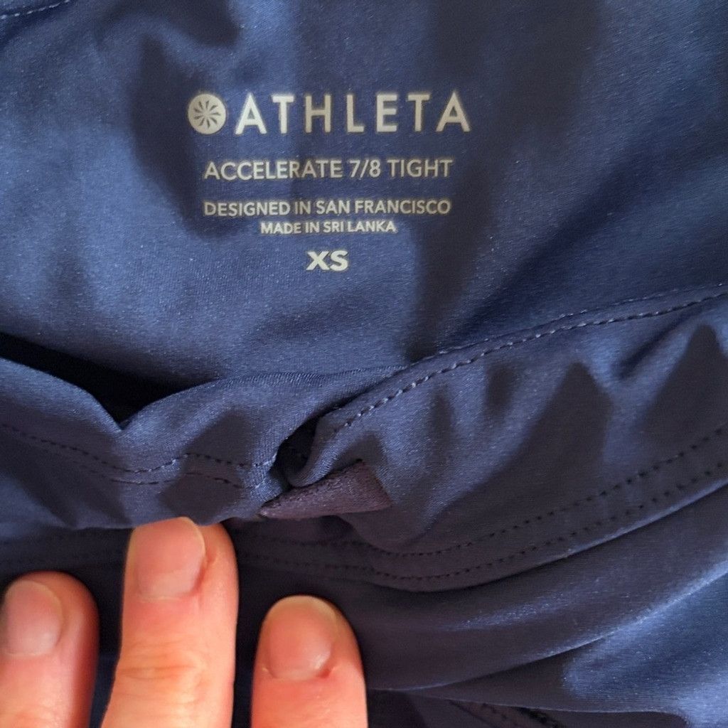Athleta Athleta Accelerate 7/8 Tight Navy Leggings | EUC | Sz XS Size 25" / US 0 / IT 36 - 7 Thumbnail