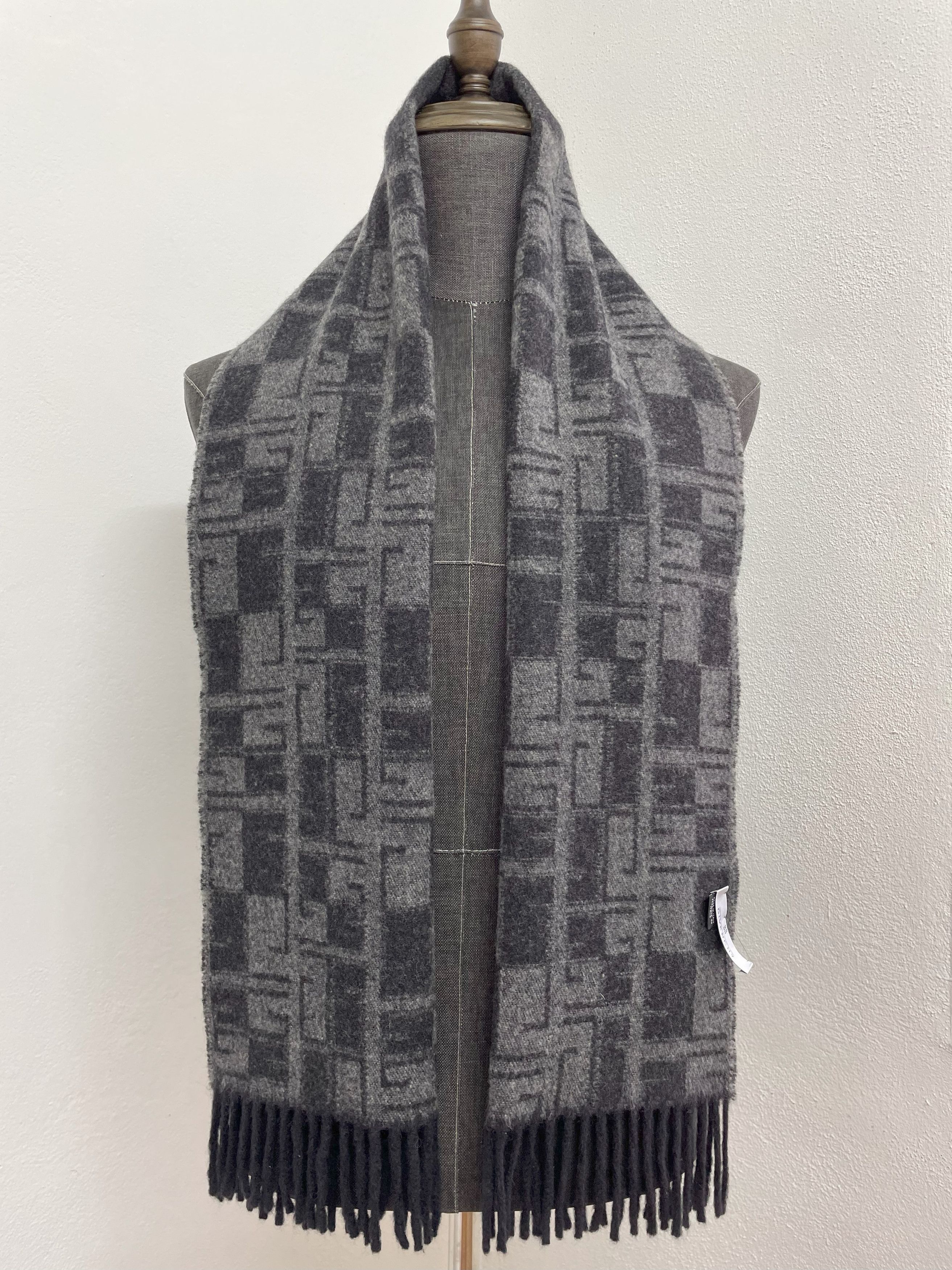 Givenchy Givenchy Scarf / Muffler - 6196 Size ONE SIZE - 1 Thumbnail