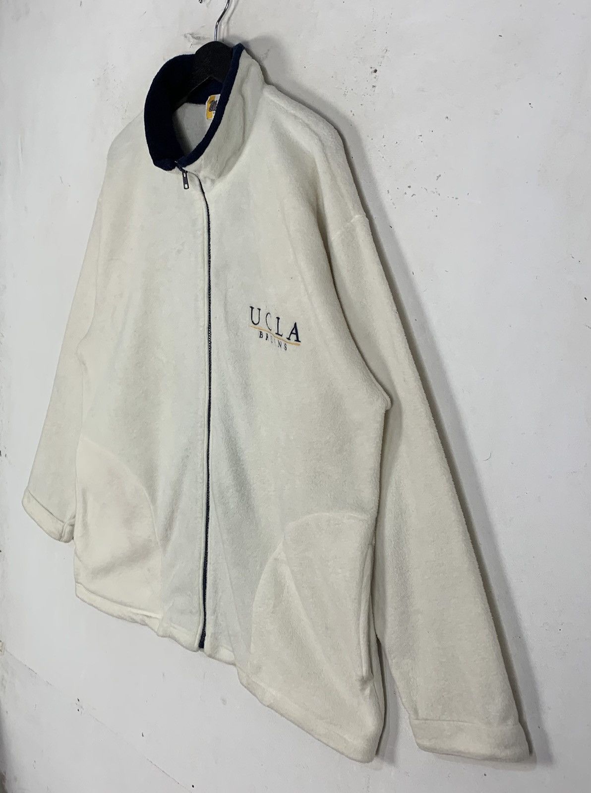 Vintage Vintage UCLA BRUIN Apparel SportsWear Outdoor Fleece Jacket Size US L / EU 52-54 / 3 - 6 Thumbnail