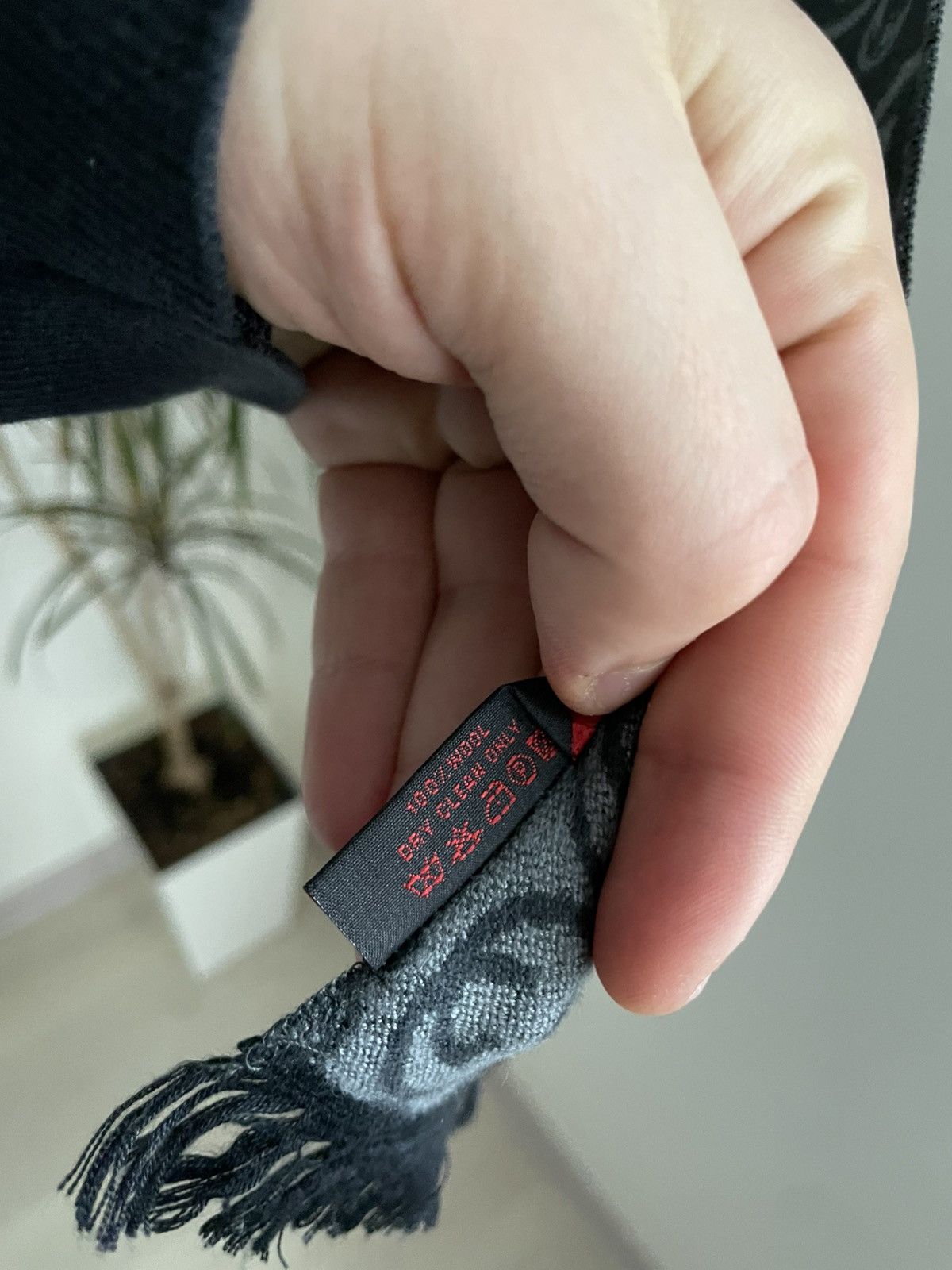 Gucci Gucci Scarf Monogram Wool Black Grey Logo Print Pattern Size ONE SIZE - 7 Thumbnail