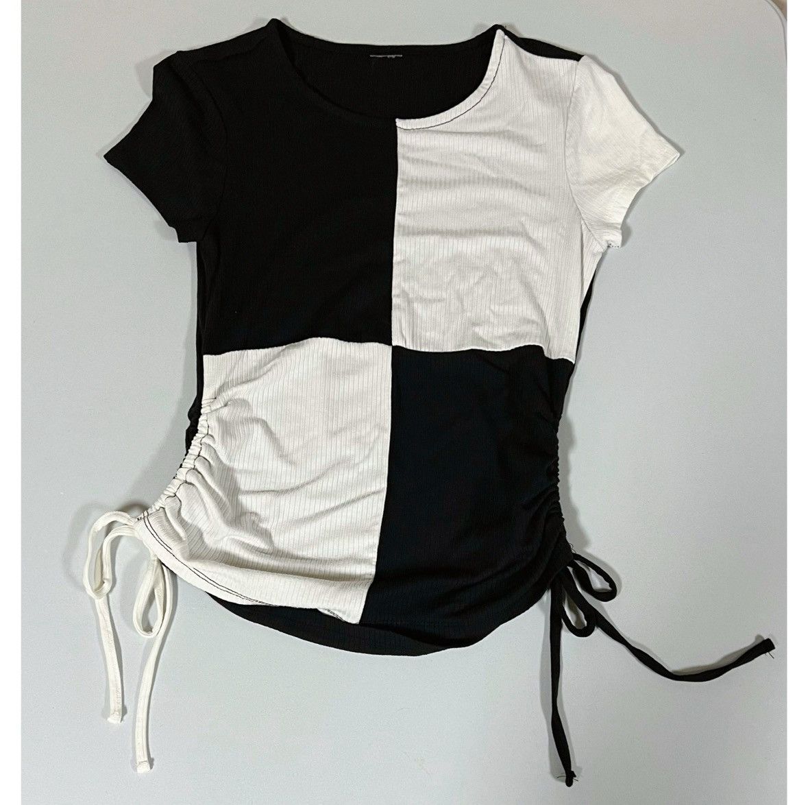 Black White Color-Block Ruched T-Shirt Top Blouse Tee XS 🤍🖤
