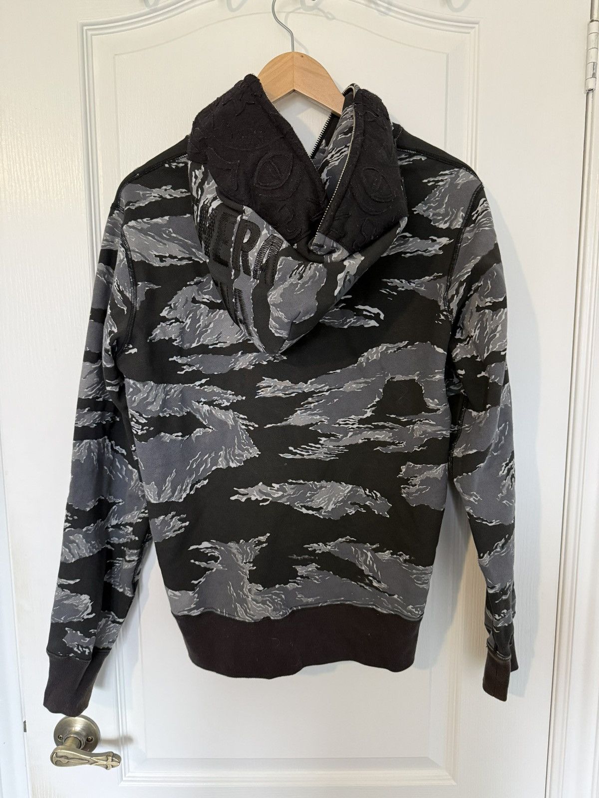 Bape Bape Shark Tiger Hoodie Size US M / EU 48-50 / 2 - 2 Thumbnail