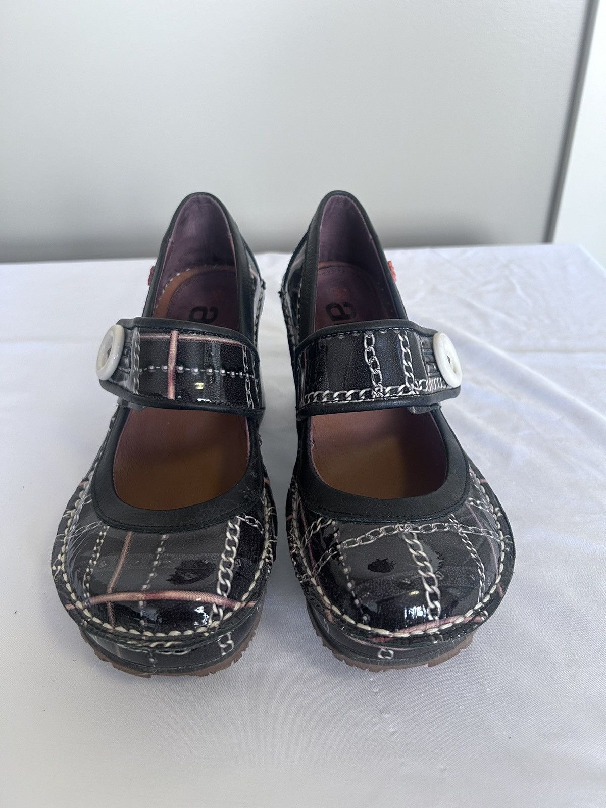 Other Patent leather retro pumps embroidery design Size US 5.5 / IT 35.5 - 1 Thumbnail