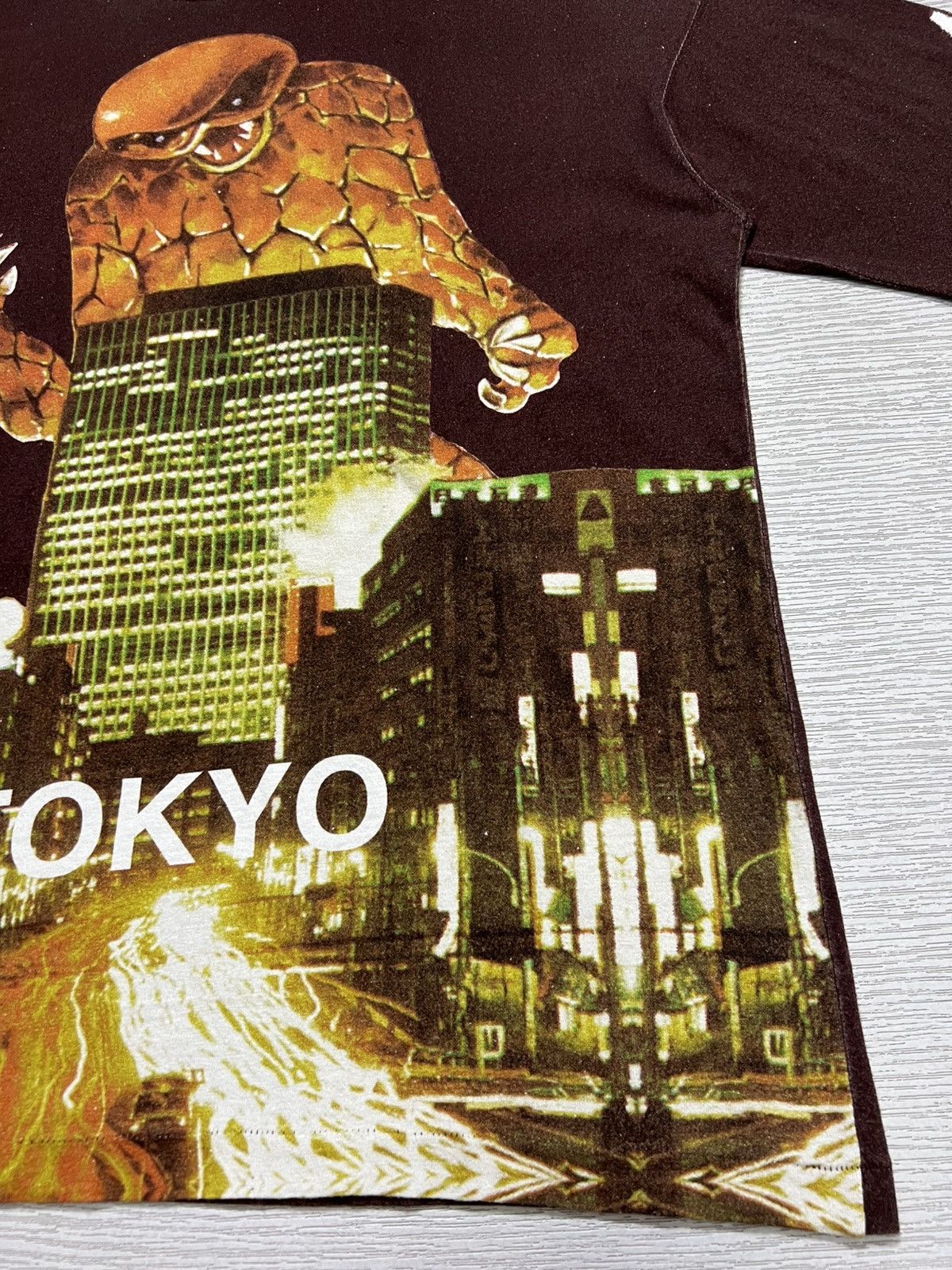 Undercover Undercover - S/S ‘19 - Tokyo Monster Print T-Shirt Bordeaux Size US XL / EU 56 / 4 - 7 Thumbnail
