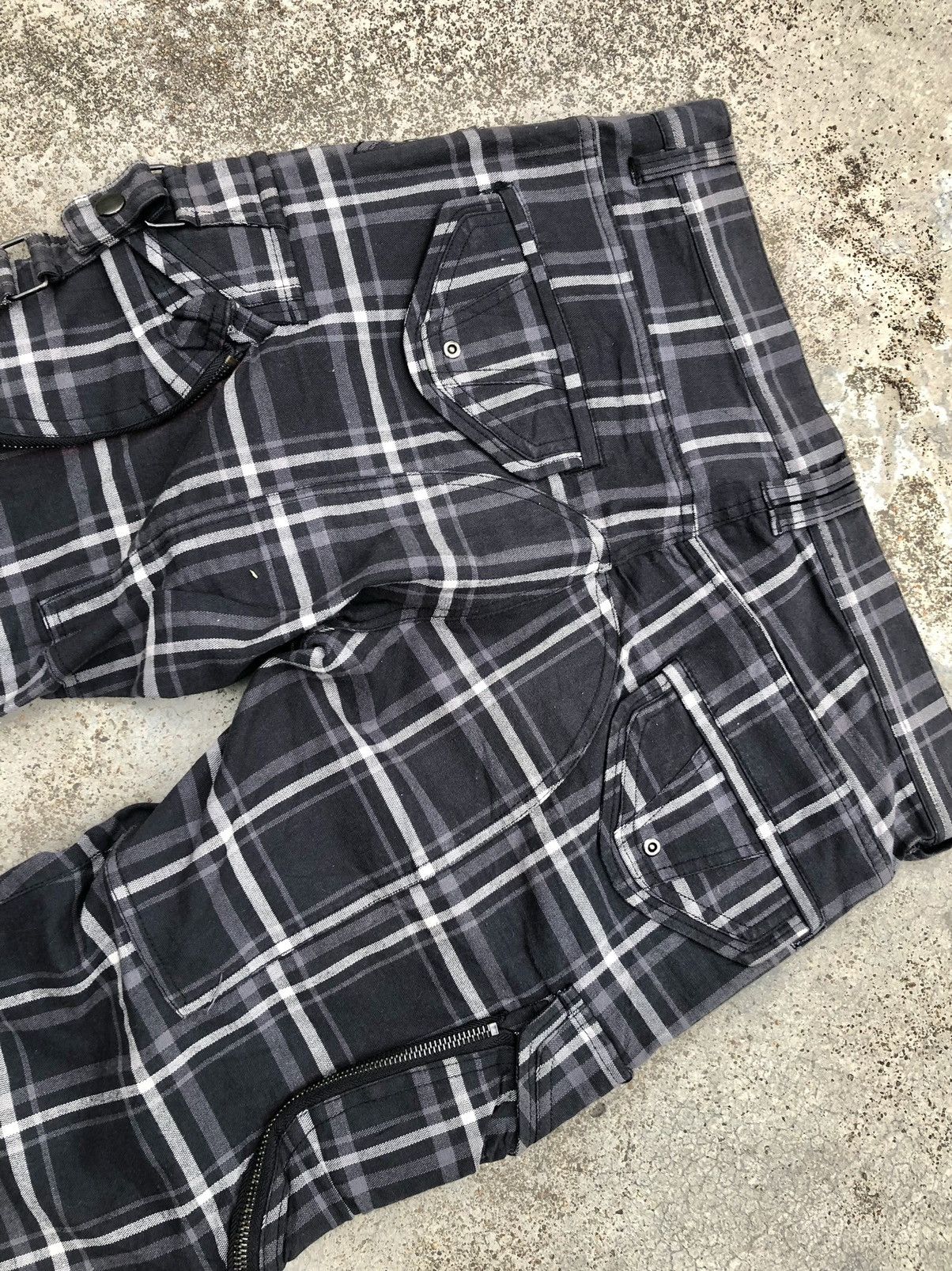 Seditionaries MULTIPOCKET ZIPPER STRECTHABLE PUNK PANT Size US 31 - 6 Thumbnail
