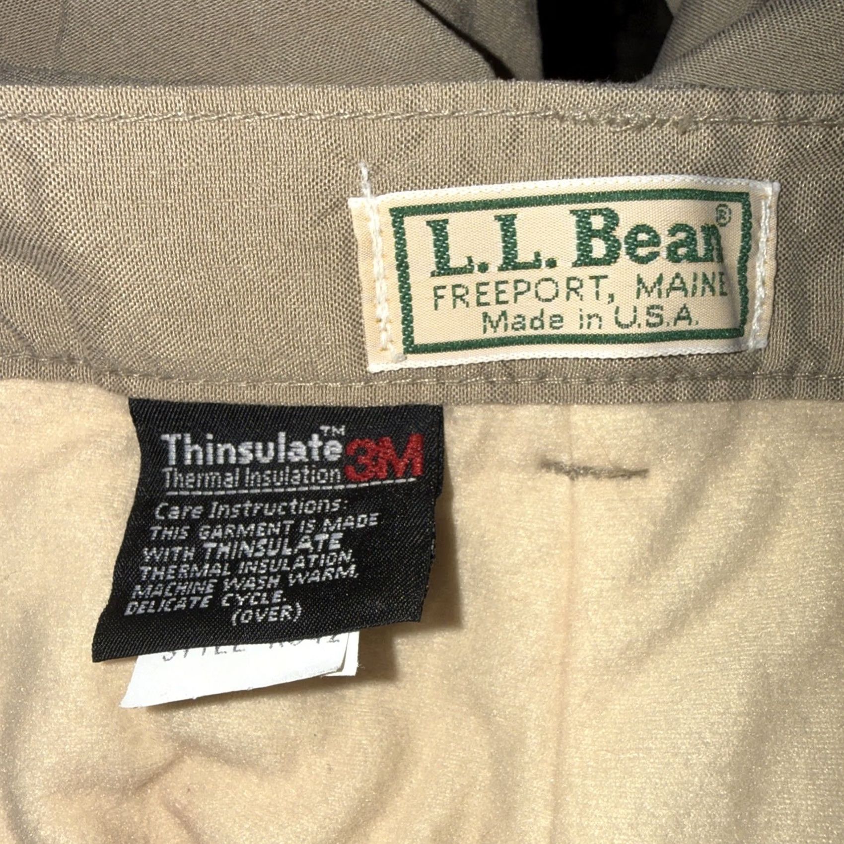 Vintage Item Specifications: Brand: Levi'S Size US 34 / EU 50 - 5 Thumbnail