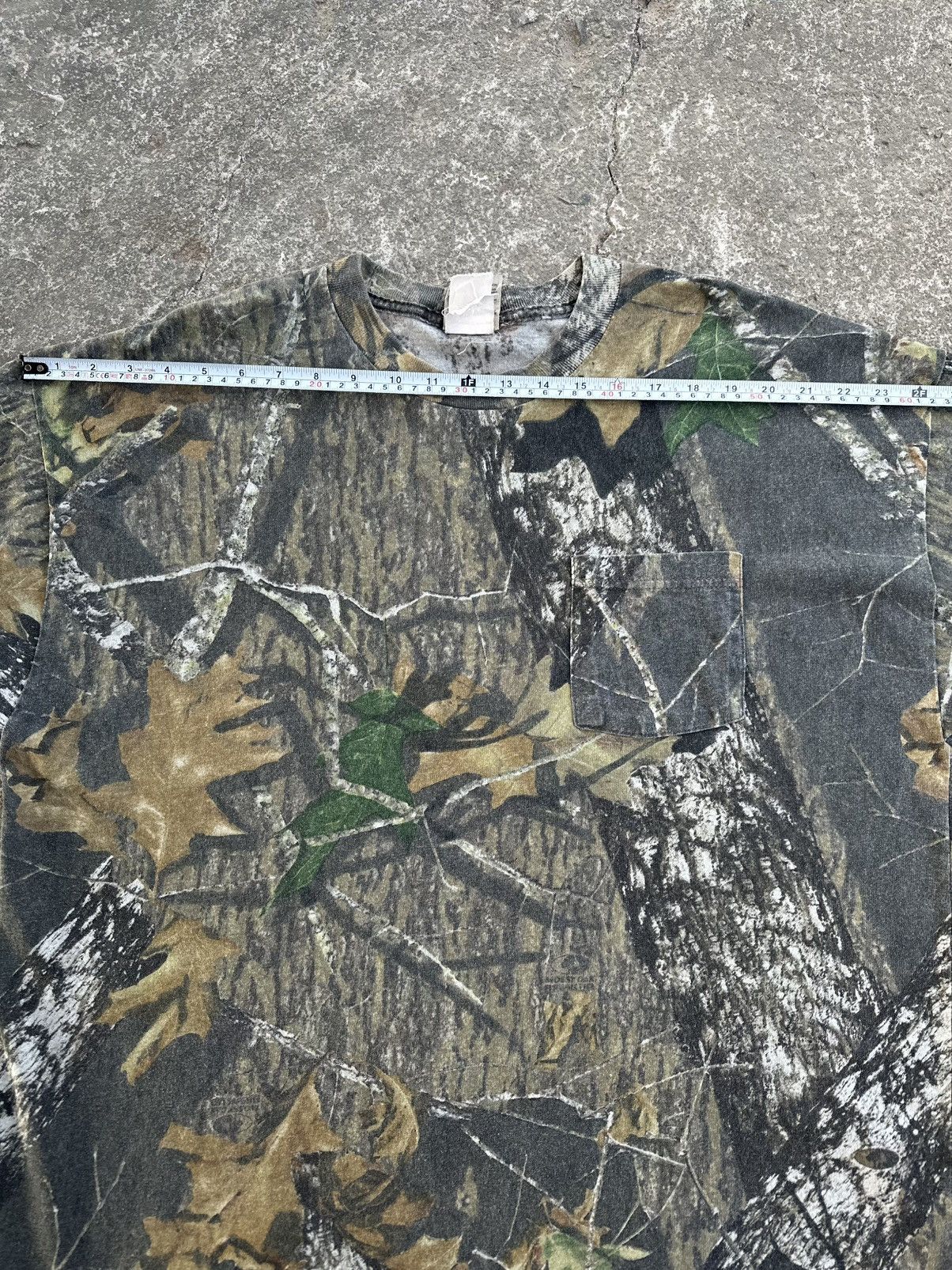 Realtree Crazy Vintage Y2K Carhartt Style Realtree Camo T-Shirts Size US XL / EU 56 / 4 - 10 Thumbnail