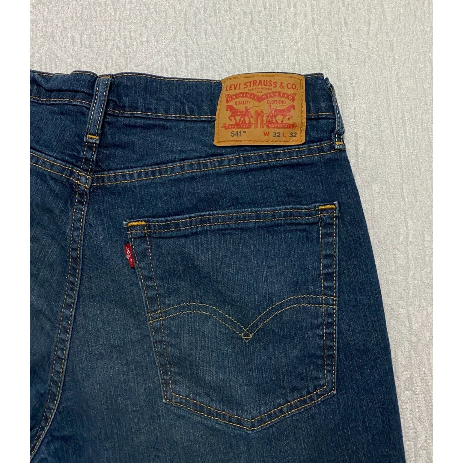 Levi's Levi's 541 Athletic Taper Jeans Men Blue 32x32 Stretch Denim Whiskers USA 5-Pocket Regular Jeans Mens Size US 32 / EU 48 - 5 Thumbnail
