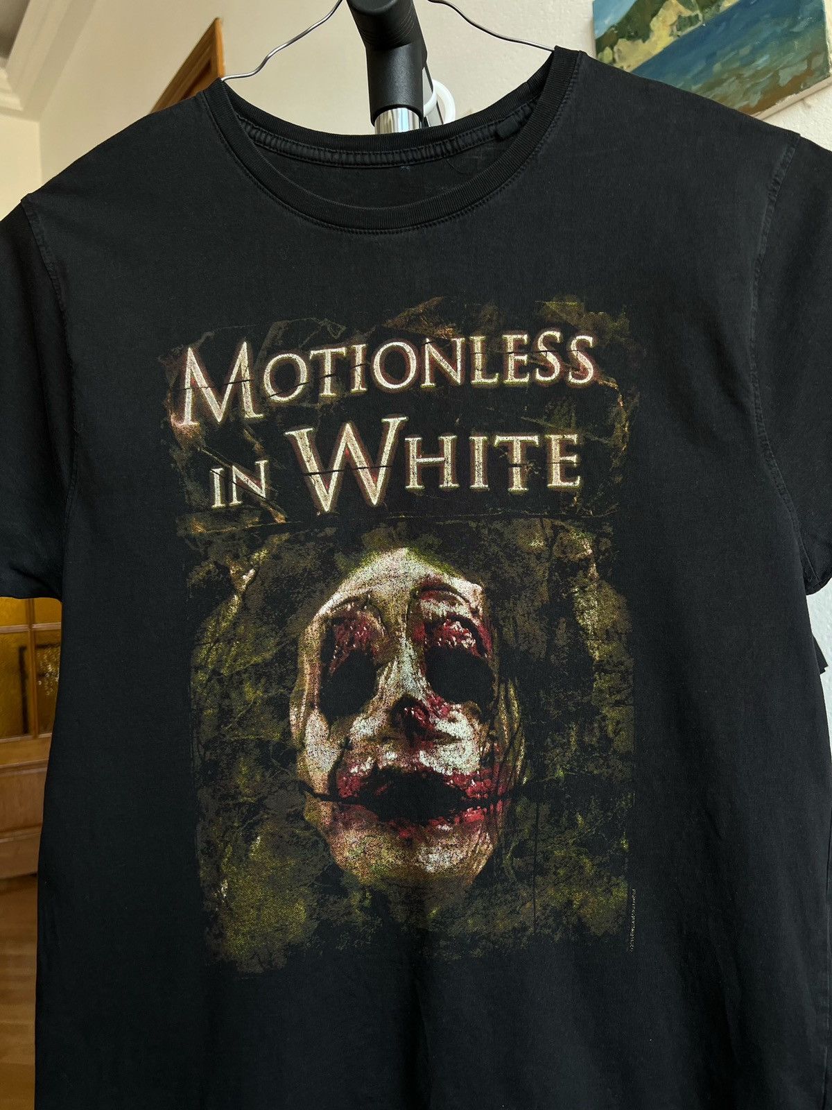 Band Tees Motionless in White Band Shirt horror vintage Size US M / EU 48-50 / 2 - 3 Thumbnail