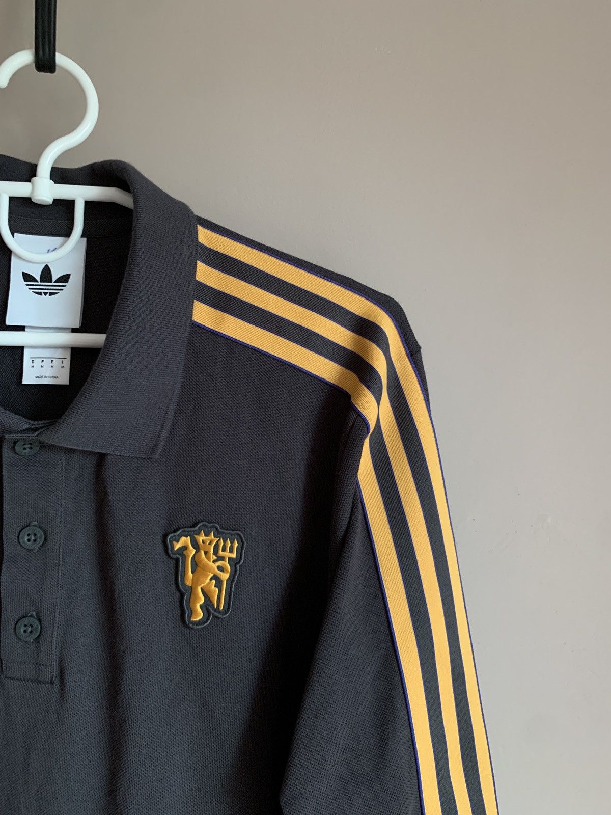 Adidas Manchester United Soccer Jersey Retro Adidas Originals Sz M Size US M / EU 48-50 / 2 - 4 Thumbnail