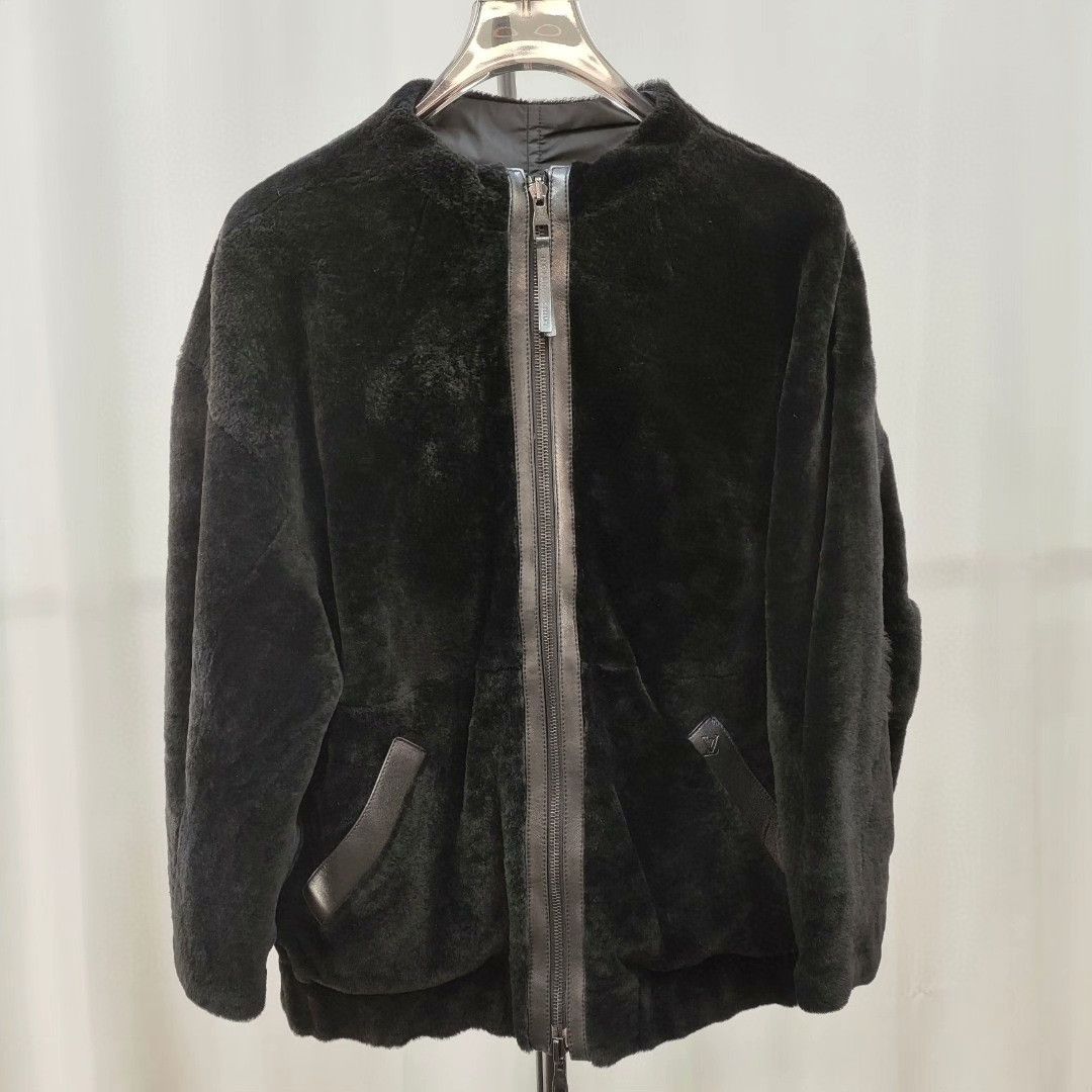 Louis Vuitton Louis Vuitton Black Jacket XS Women Size XS / US 0-2 / IT 36-38 - 1 Thumbnail
